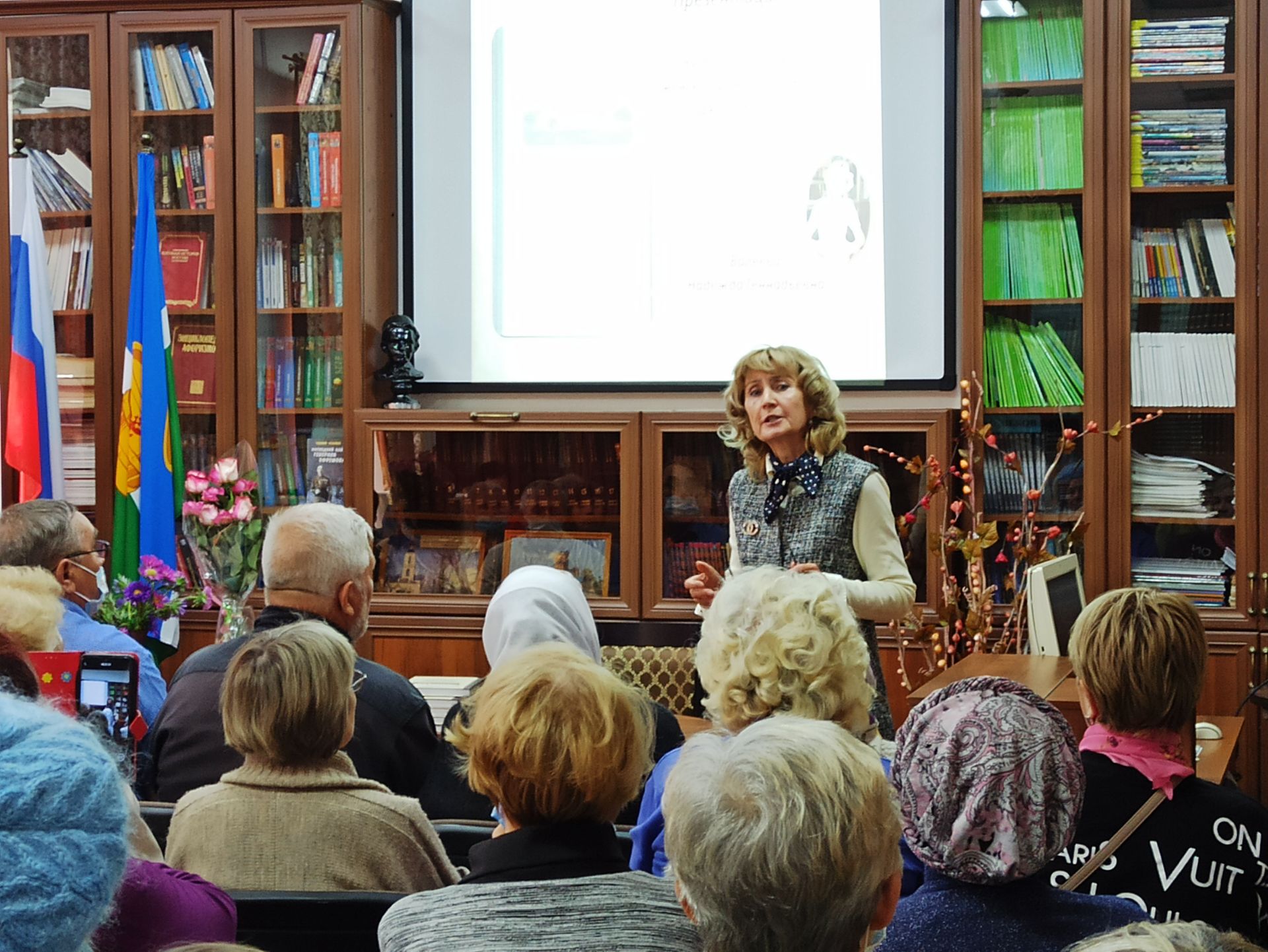 В центральной библиотеке презентовали книгу о Чистопольском Успенском женском монастыре