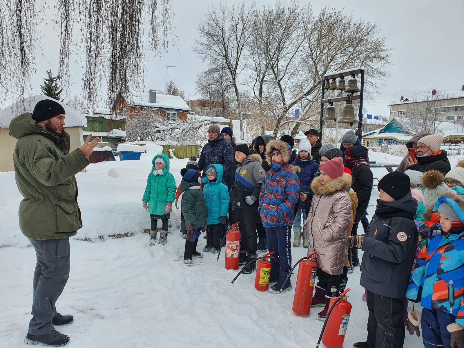 В воскресной школе Чистополя с воспитанниками провели занятие по пожарной безопасности