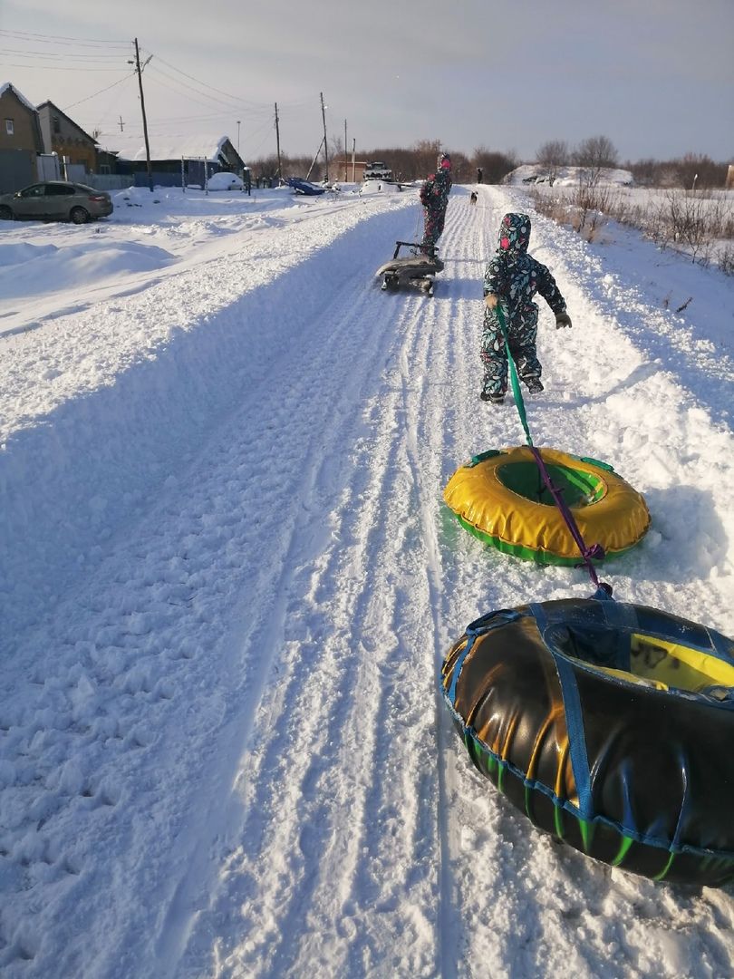 Юные жители села из Чистопольского района соревновались на санках