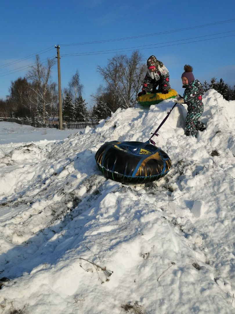 Юные жители села из Чистопольского района соревновались на санках