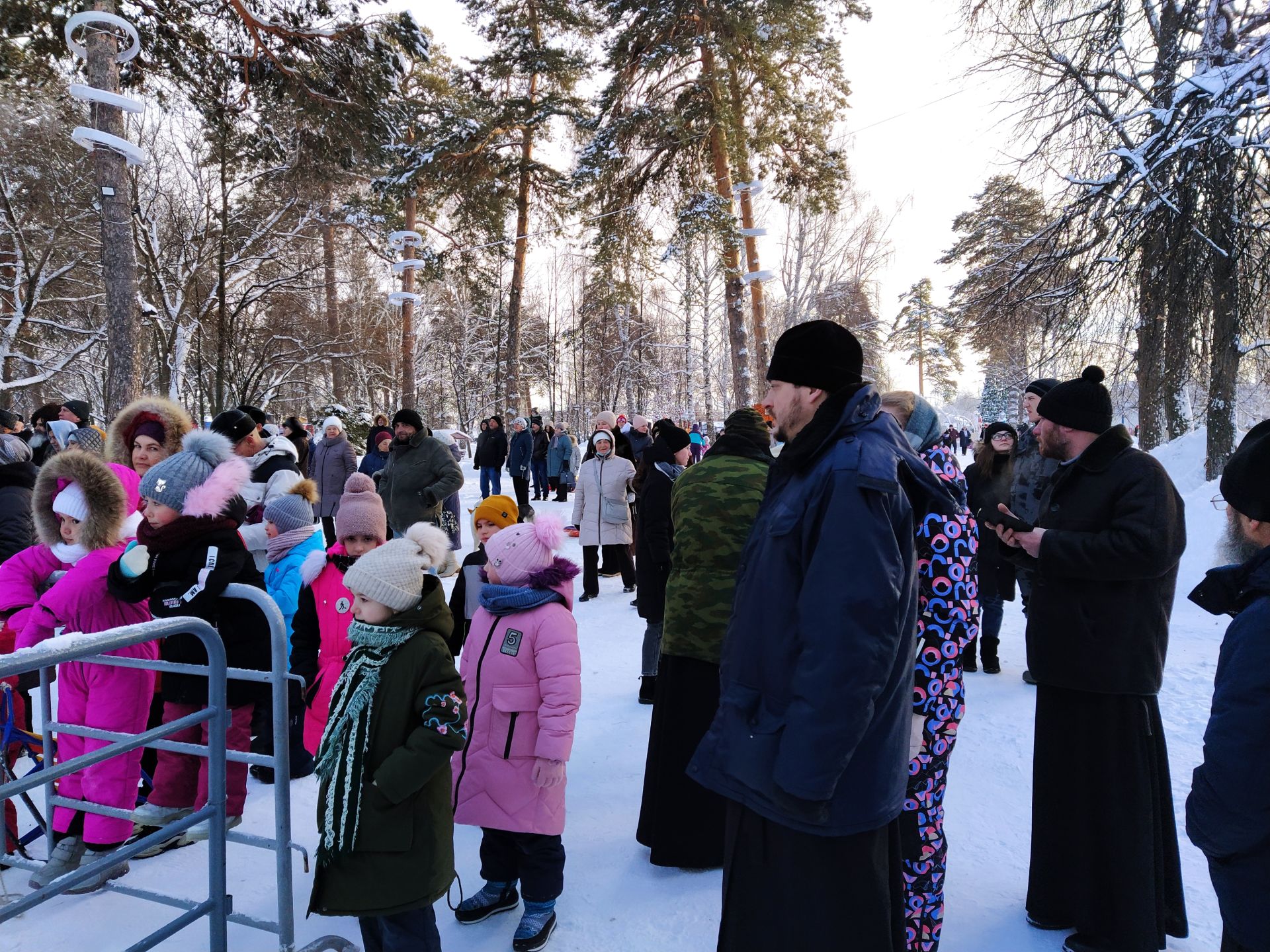 На рождественских гуляниях чистопольцы пели, танцевали и участвовали в конкурсах