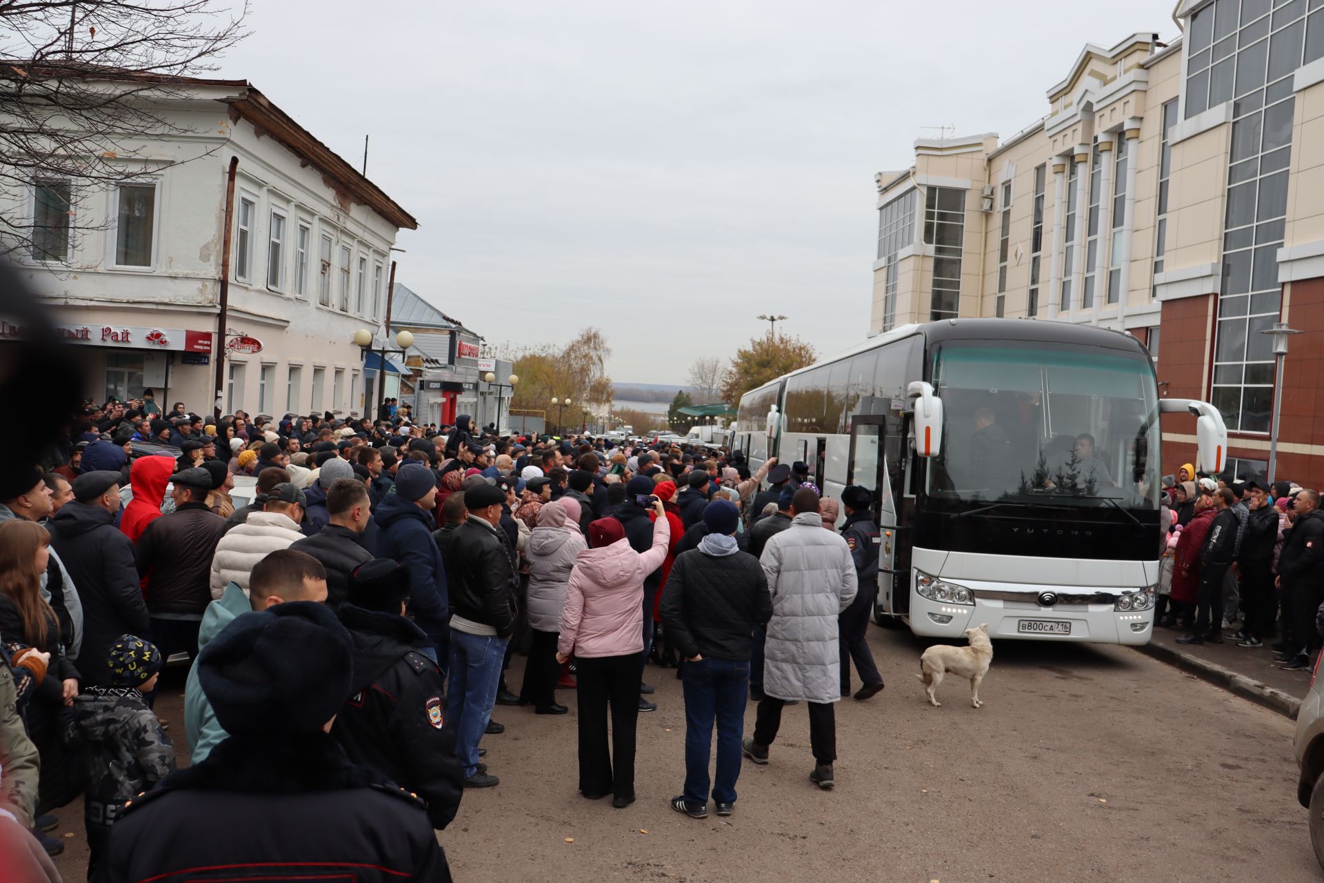 В Чистополе вновь состоялась отправка мобилизованных (ФОТОРЕПОРТАЖ)