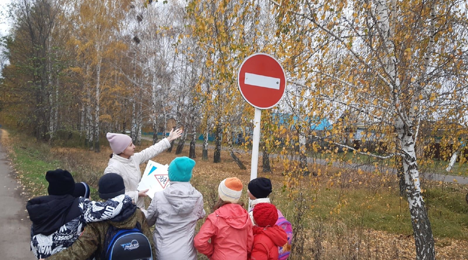 Юные жители чистопольского села изучали тему безопасности на дорогах