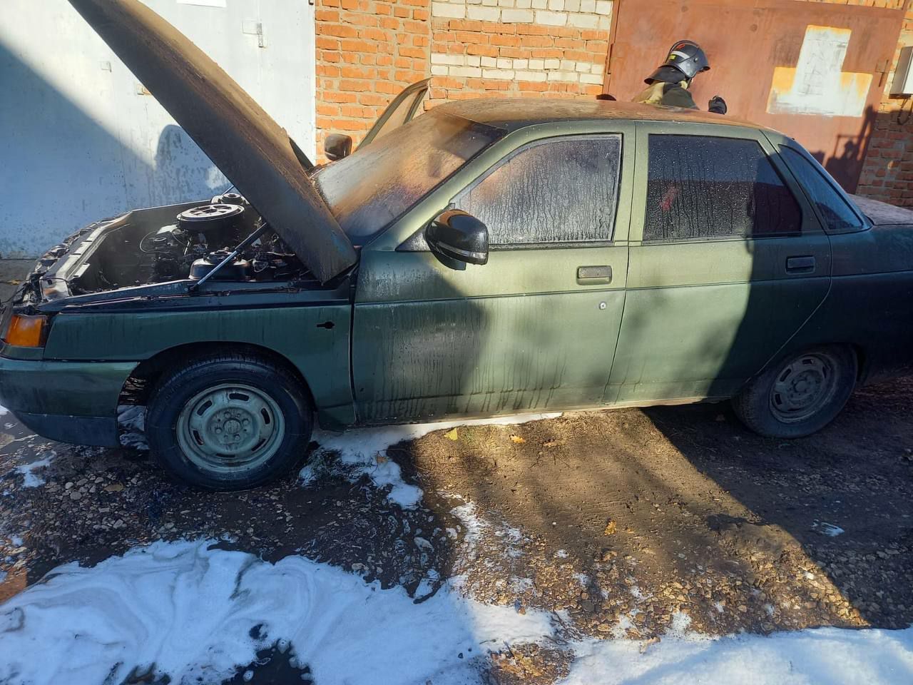 В Чистополе из-за технической неисправности горел автомобиль