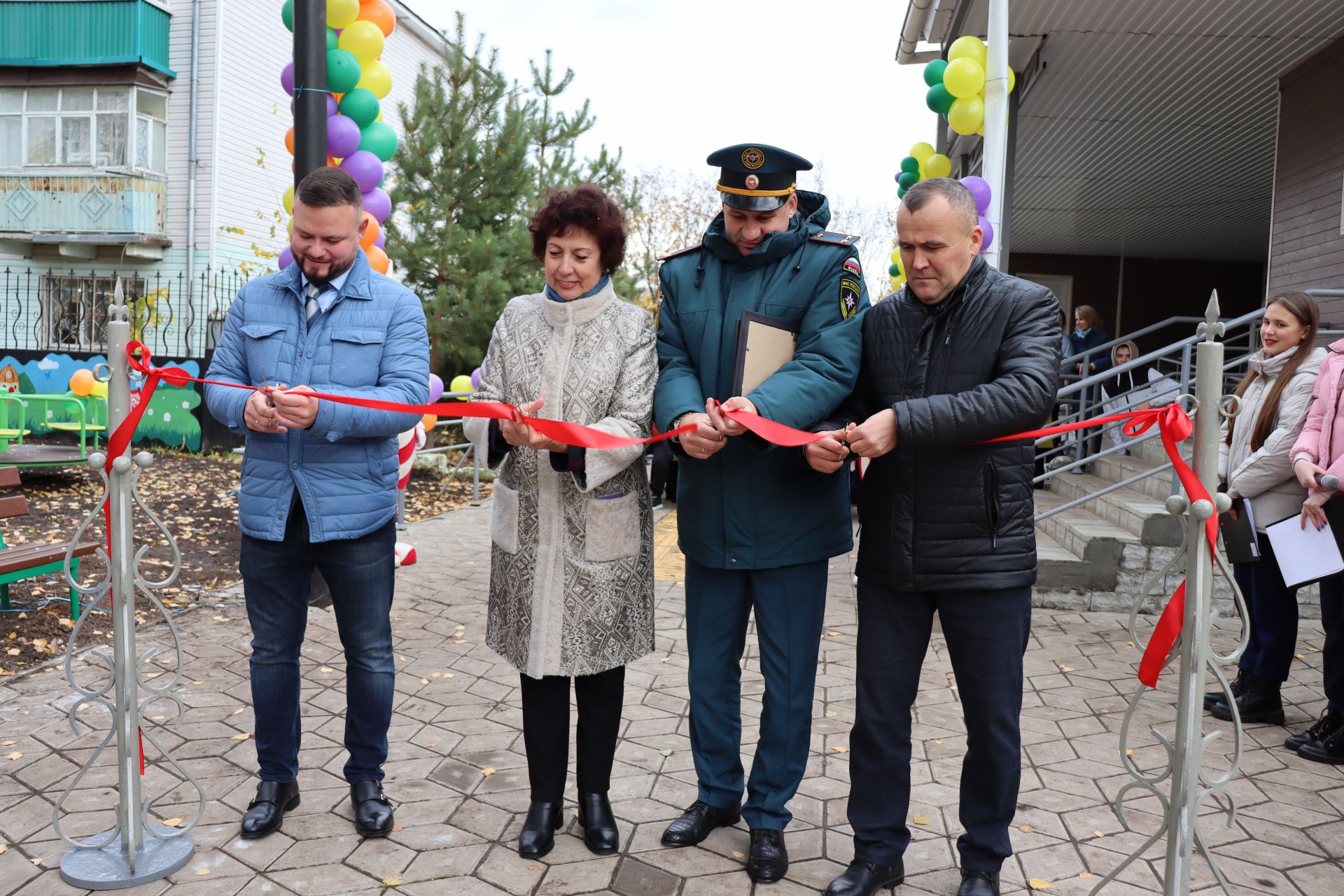 В чистопольском реабилитационном центре «ДАР» открыли новую детскую игровую площадку