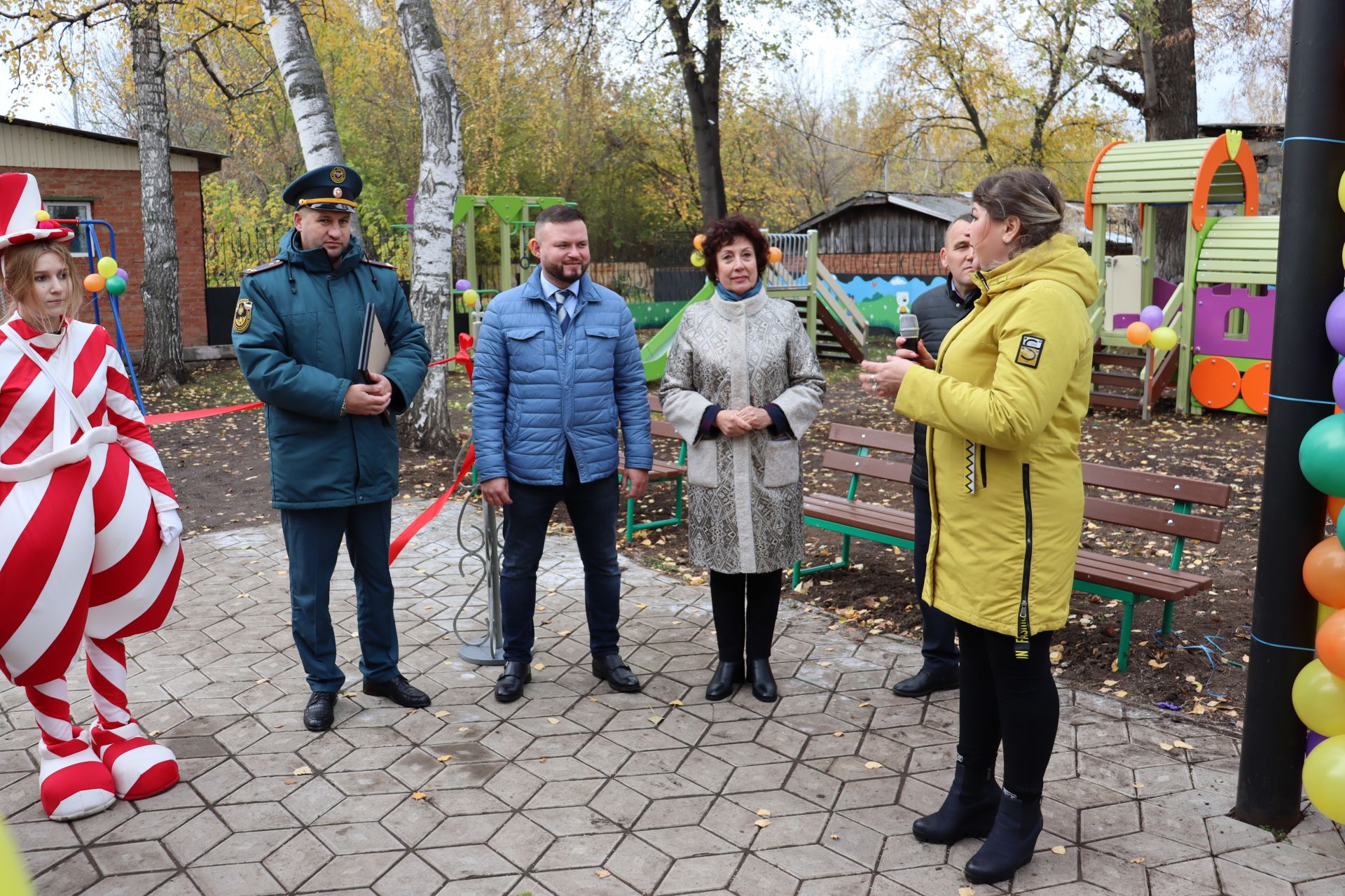 В чистопольском реабилитационном центре «ДАР» открыли новую детскую игровую площадку