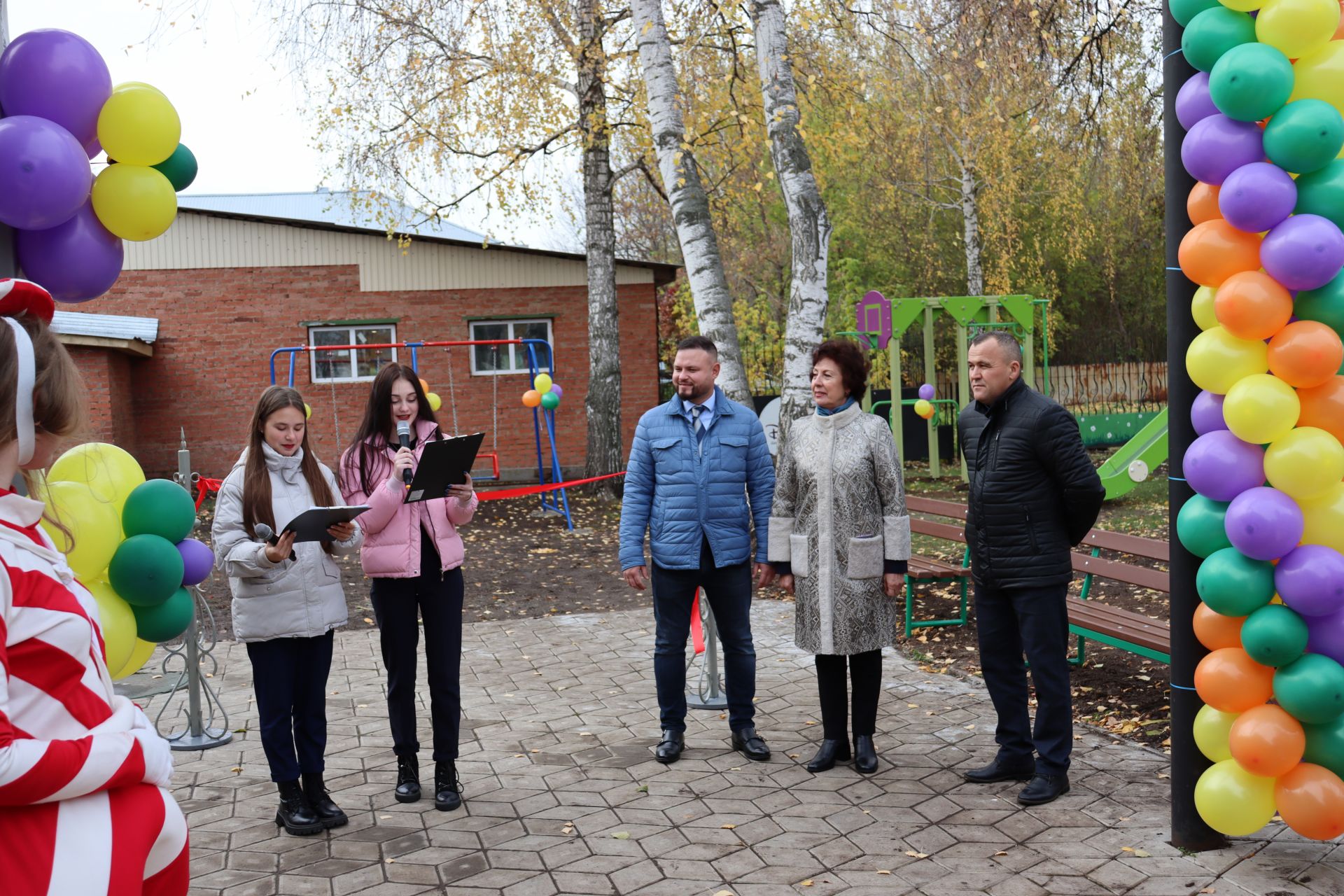 В чистопольском реабилитационном центре «ДАР» открыли новую детскую игровую площадку