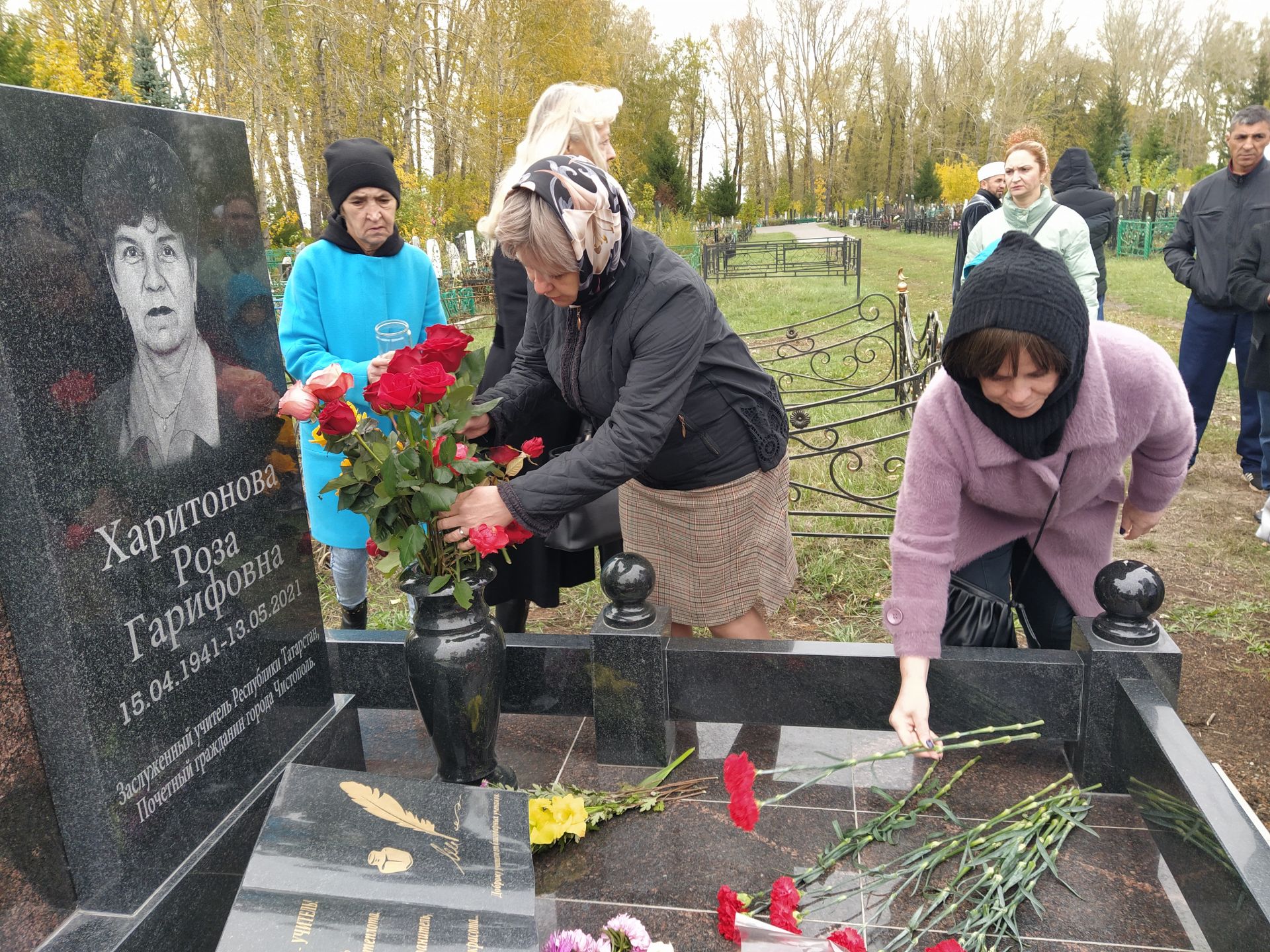 В Чистополе состоялось открытие памятника на могиле известного учителя Розы Харитоновой