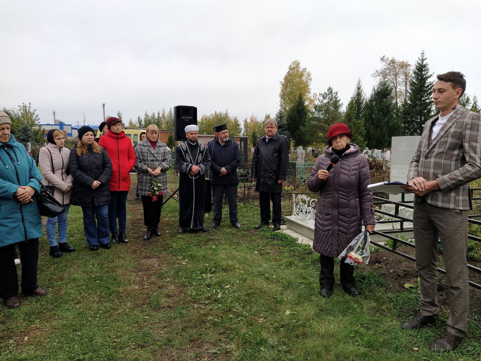 В Чистополе состоялось открытие памятника на могиле известного учителя Розы Харитоновой