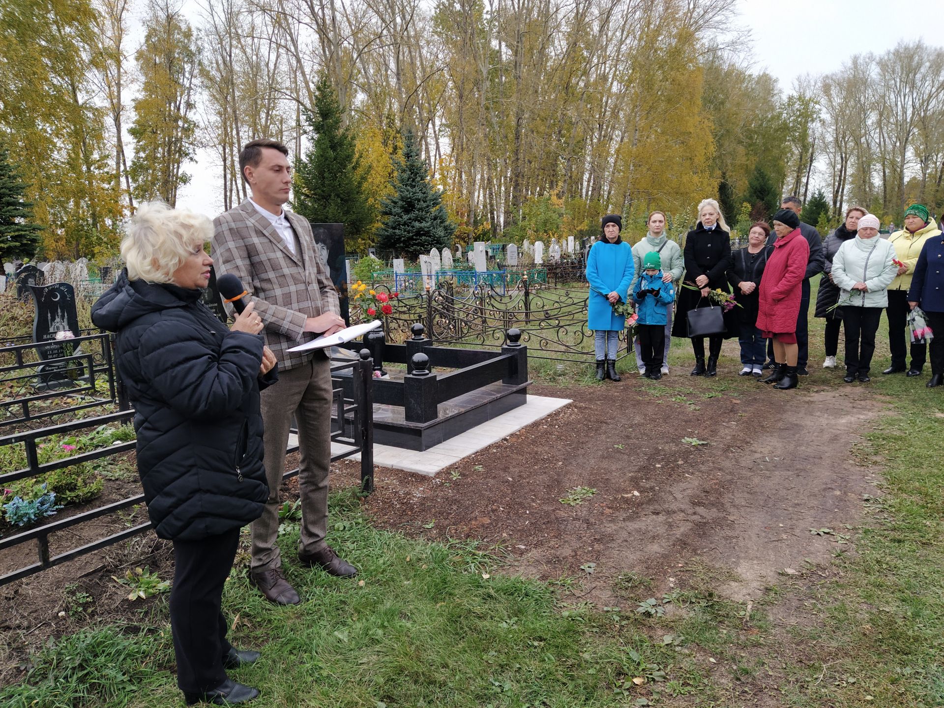 В Чистополе состоялось открытие памятника на могиле известного учителя Розы Харитоновой