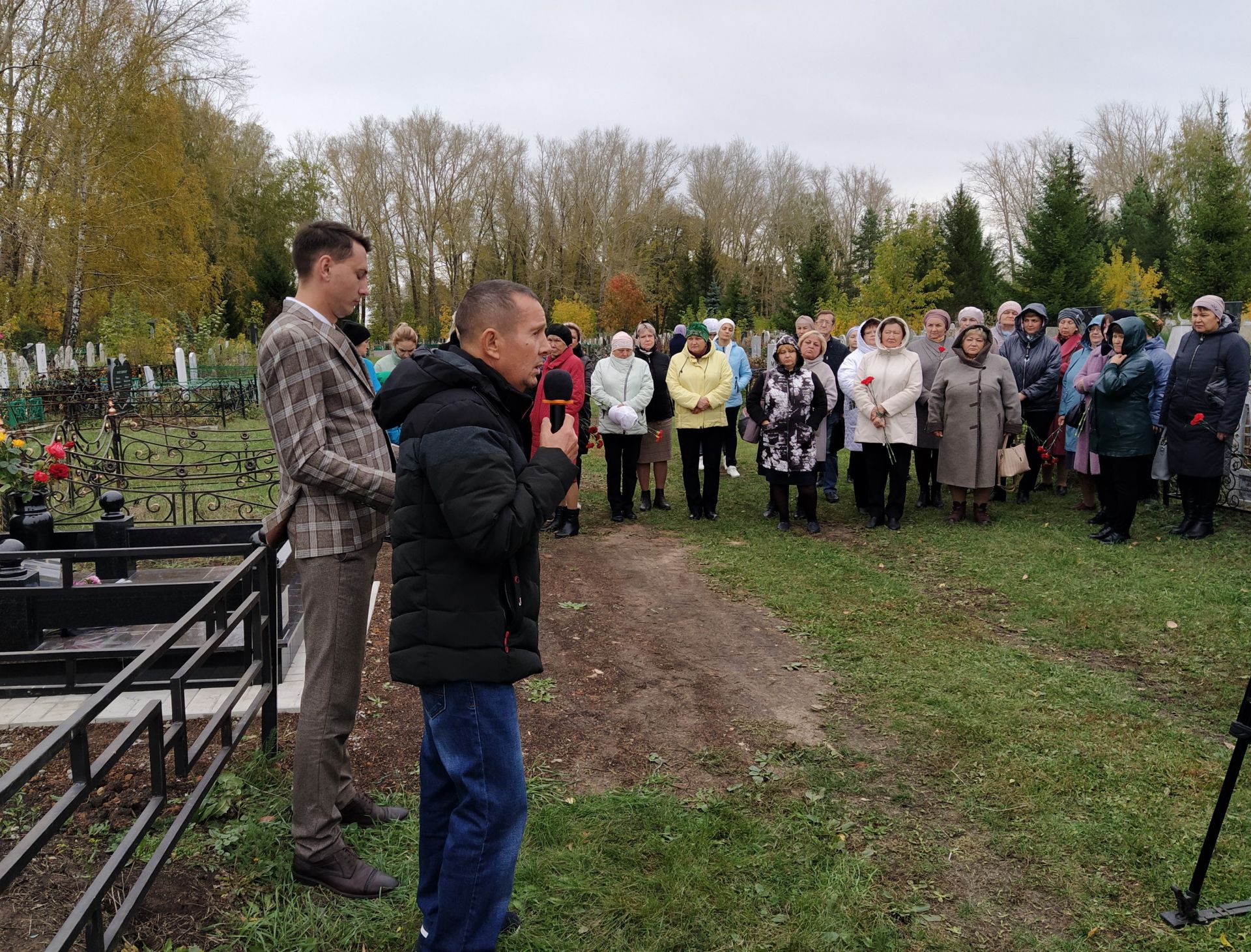 В Чистополе состоялось открытие памятника на могиле известного учителя Розы Харитоновой