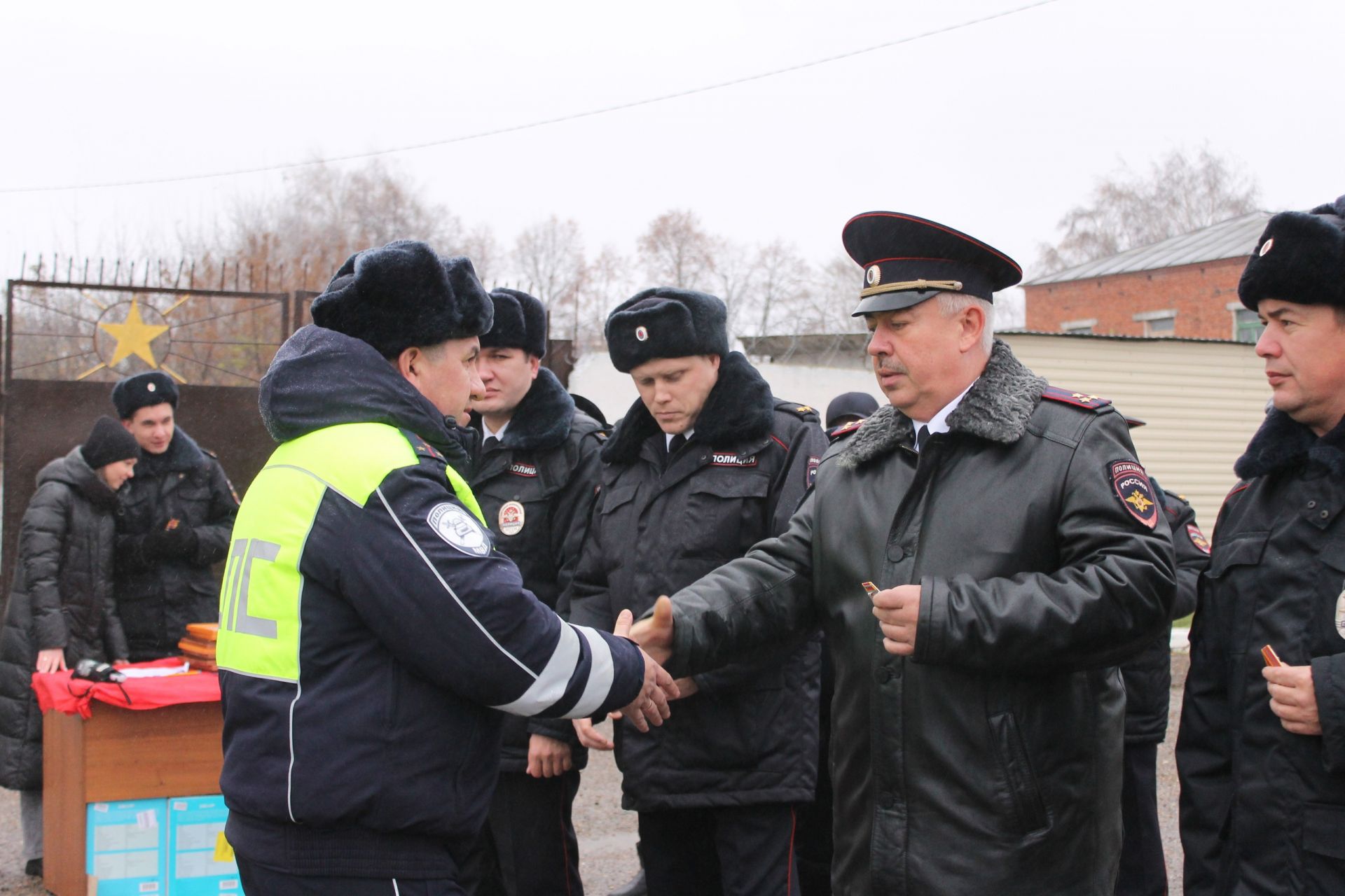 В Чистополе наградили школьника за помощь в раскрытии преступления