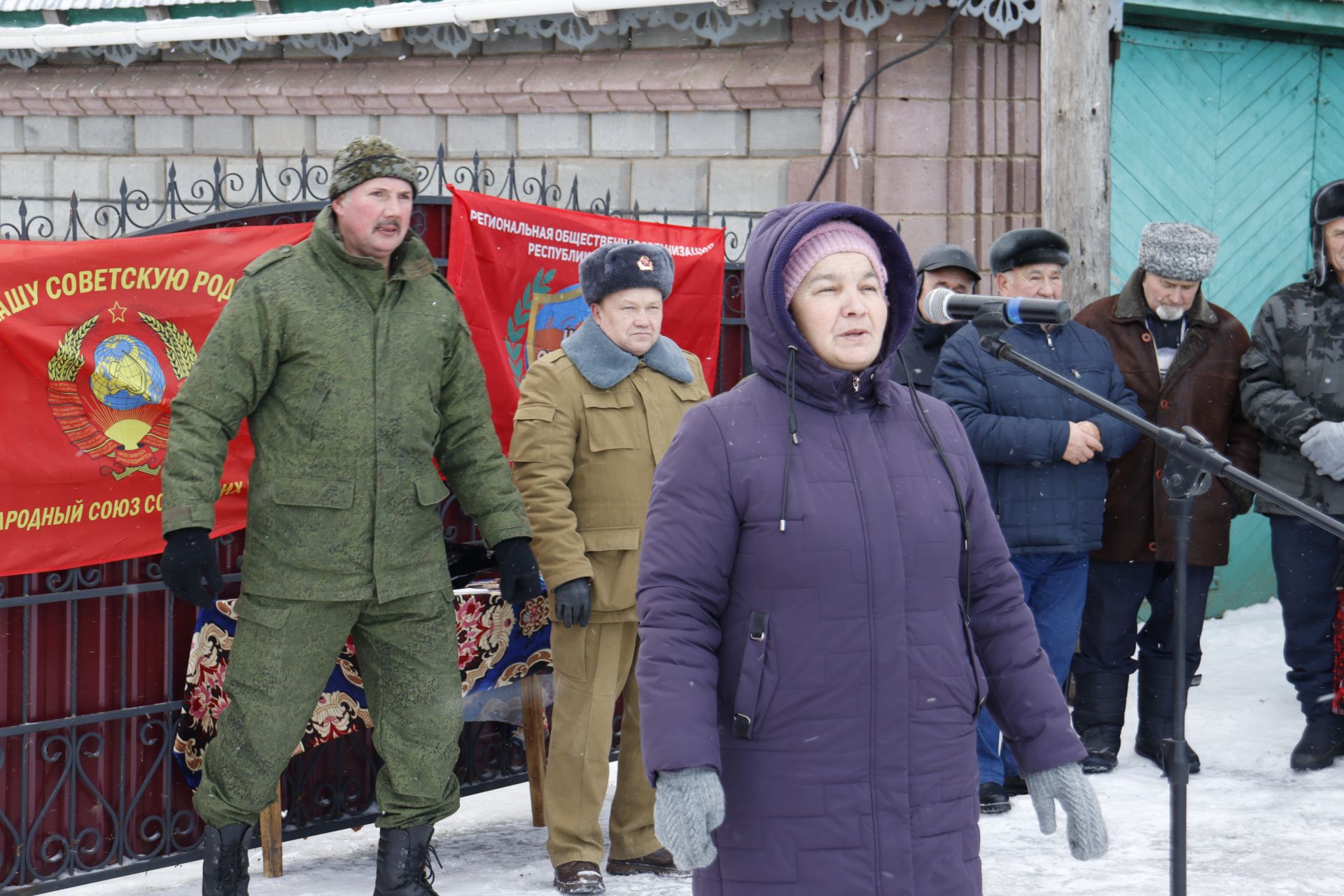 В селе Татарское Адельшино открыли мемориальную доску воину-афганцу