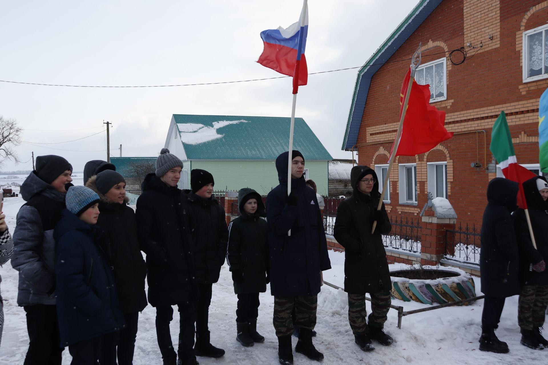 В селе Татарское Адельшино открыли мемориальную доску воину-афганцу