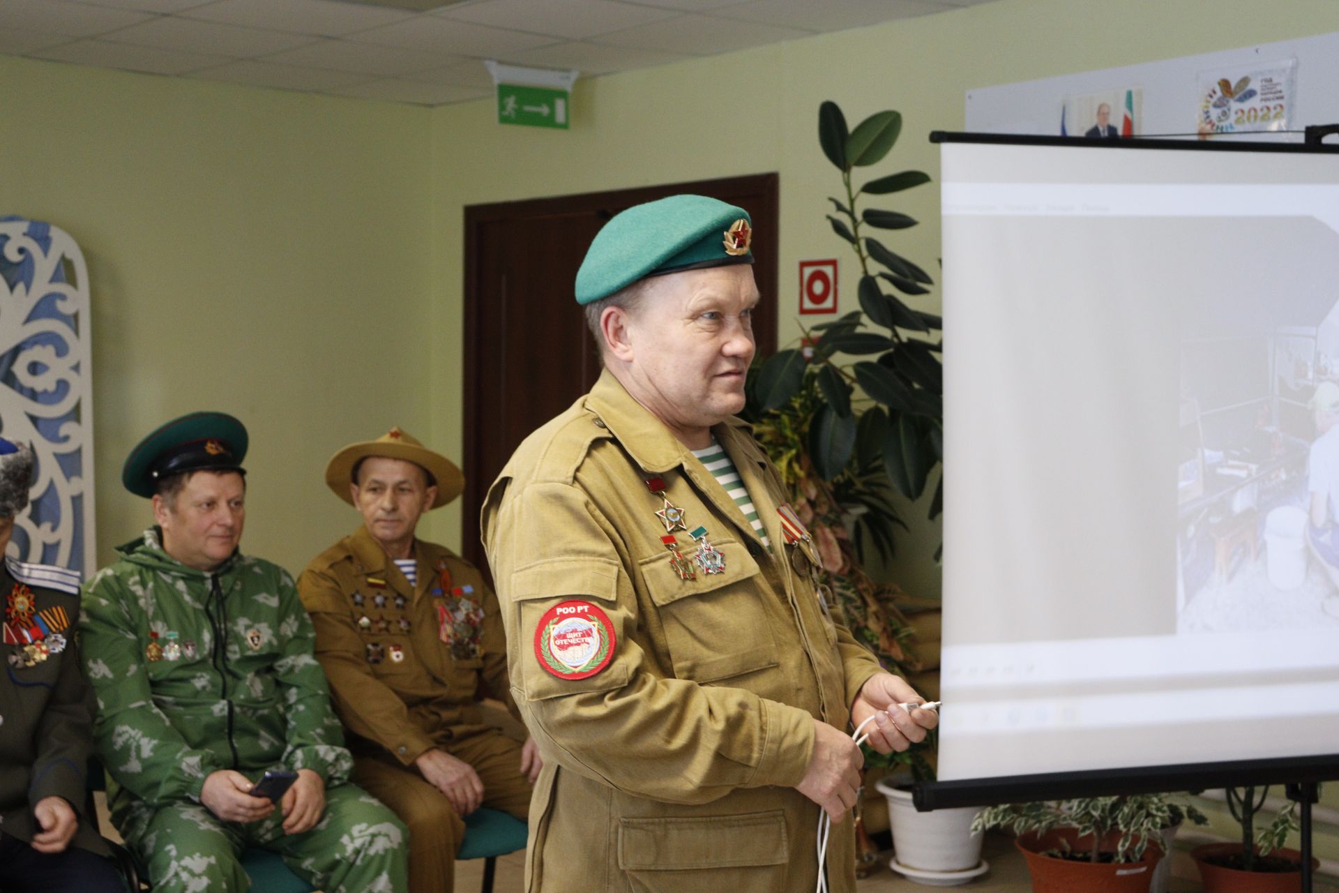 В селе Татарское Адельшино открыли мемориальную доску воину-афганцу