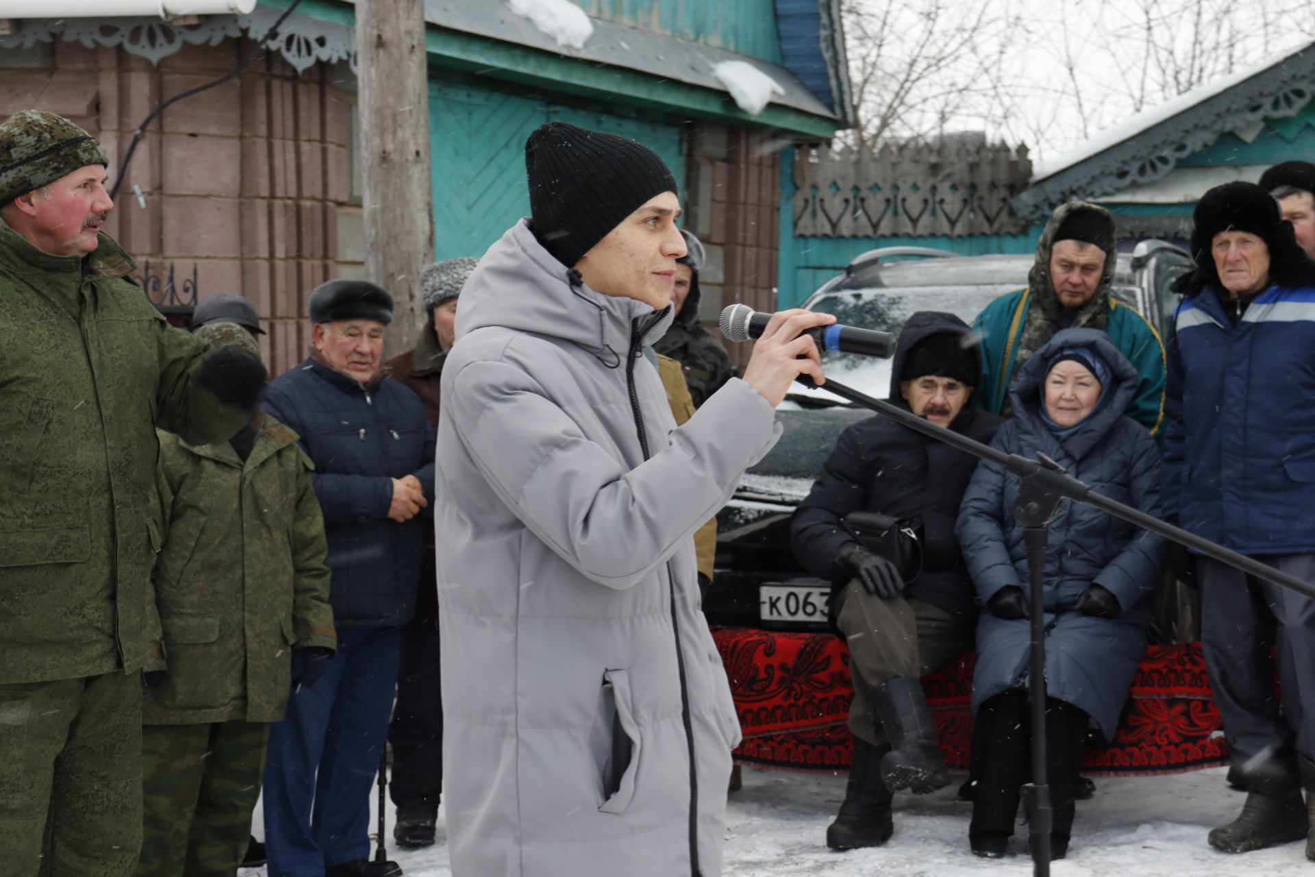 В селе Татарское Адельшино открыли мемориальную доску воину-афганцу