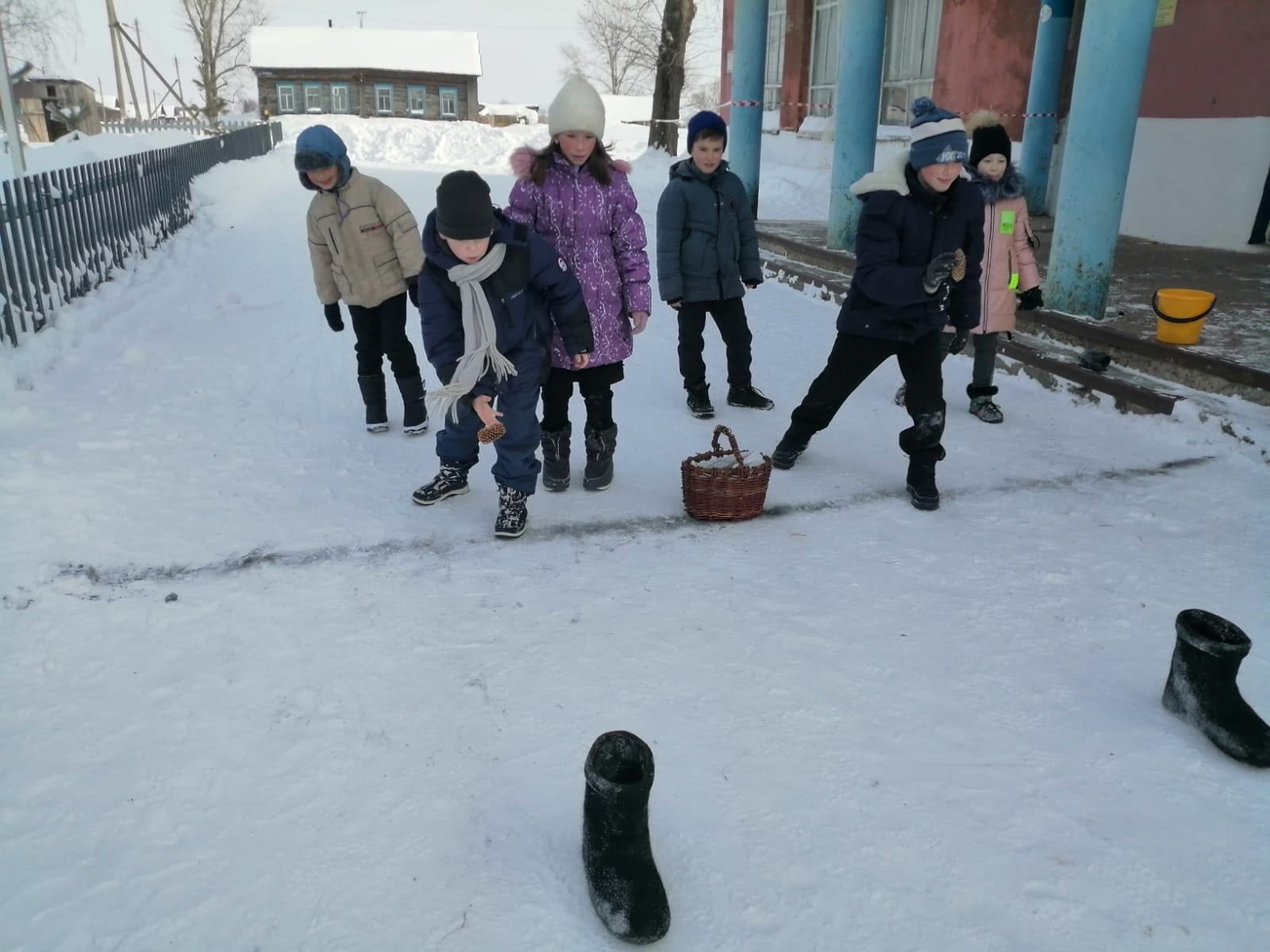 Детям из чистопольского села рассказали о русской народной обуви – валенках