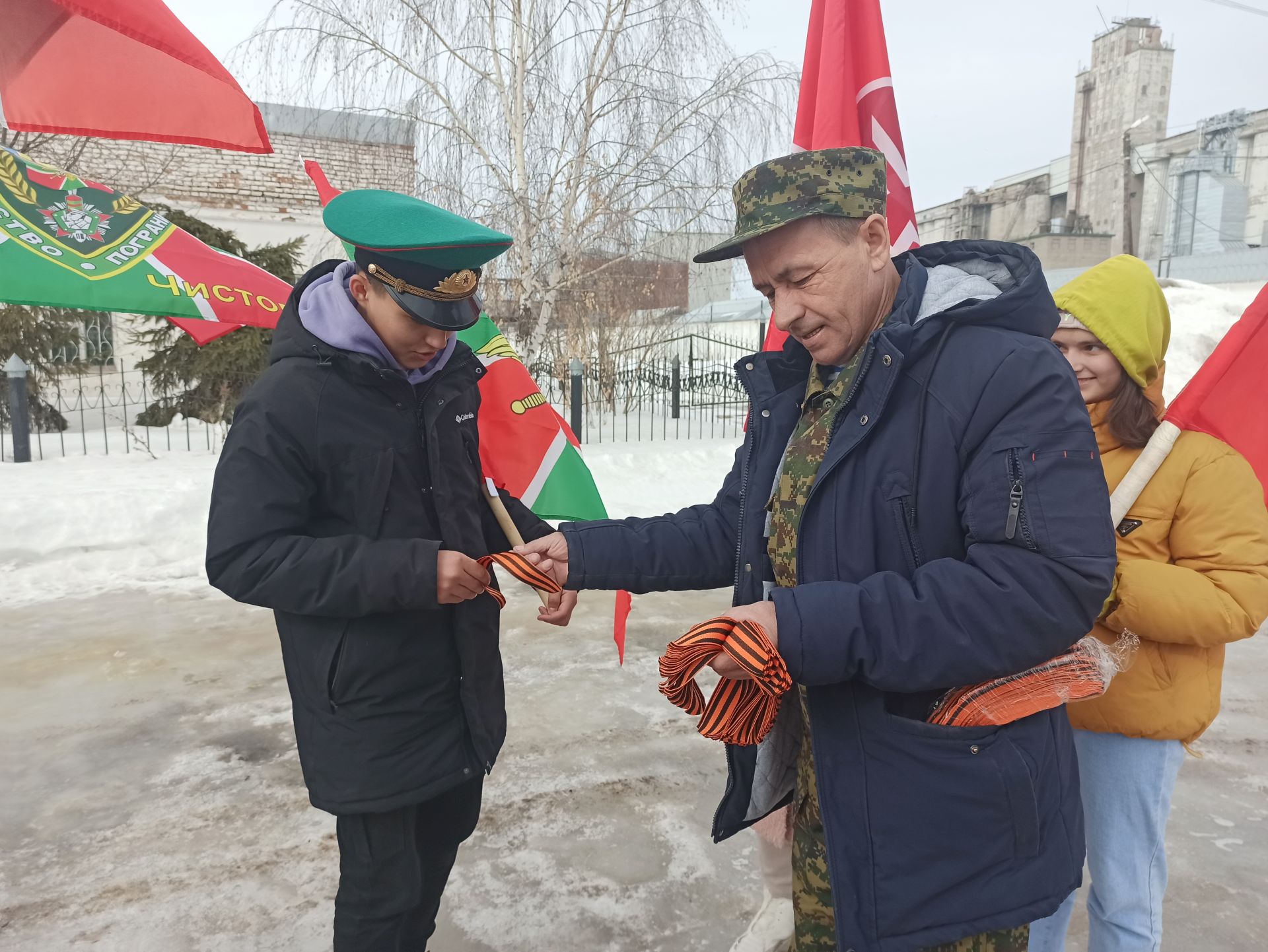 В Чистополе состоялся автопробег в поддержку российских военных (фоторепортаж)