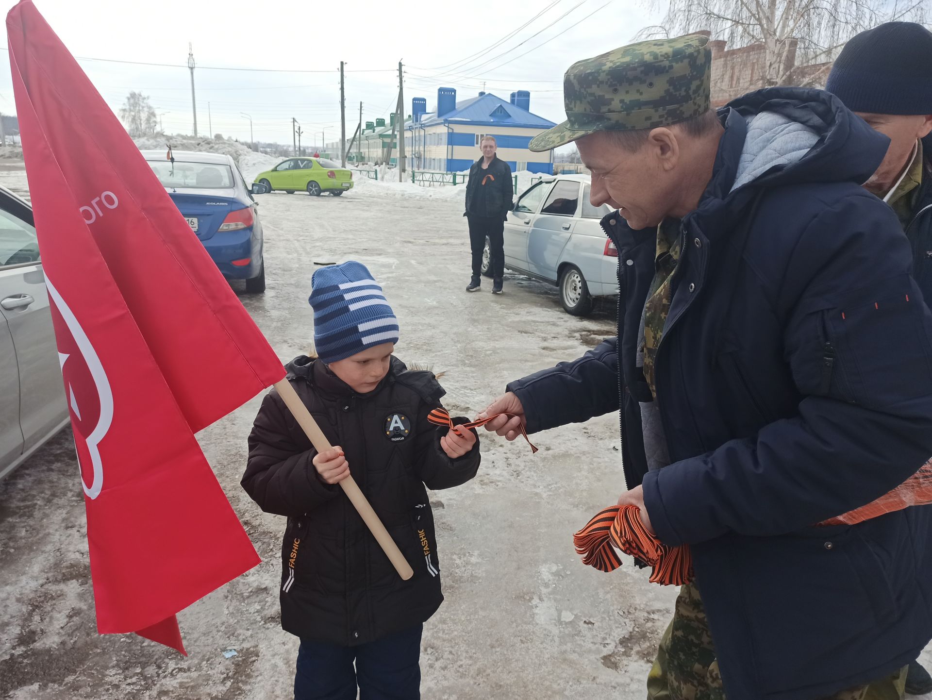 В Чистополе состоялся автопробег в поддержку российских военных (фоторепортаж)