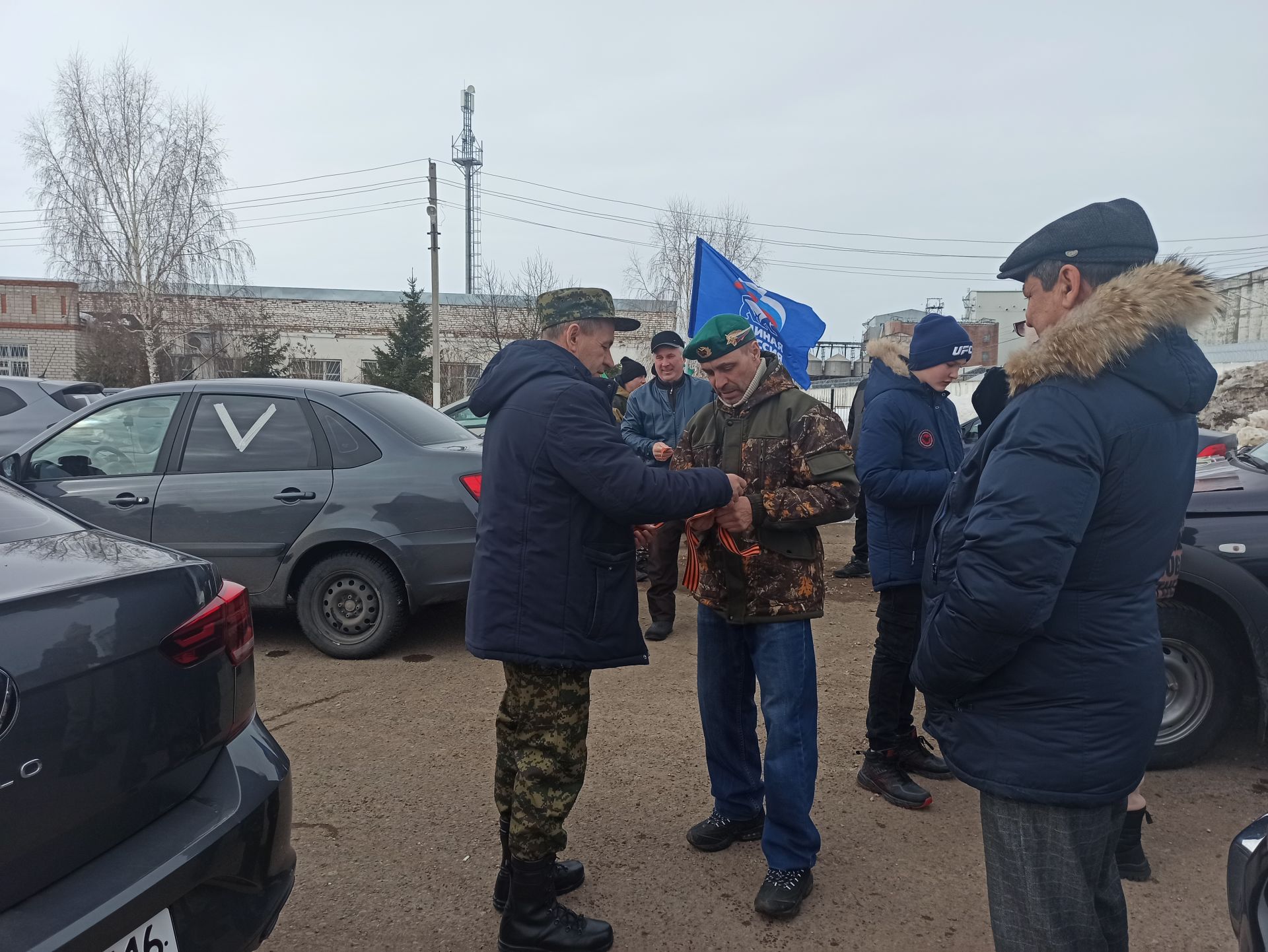 В Чистополе состоялся автопробег в поддержку российских военных (фоторепортаж)