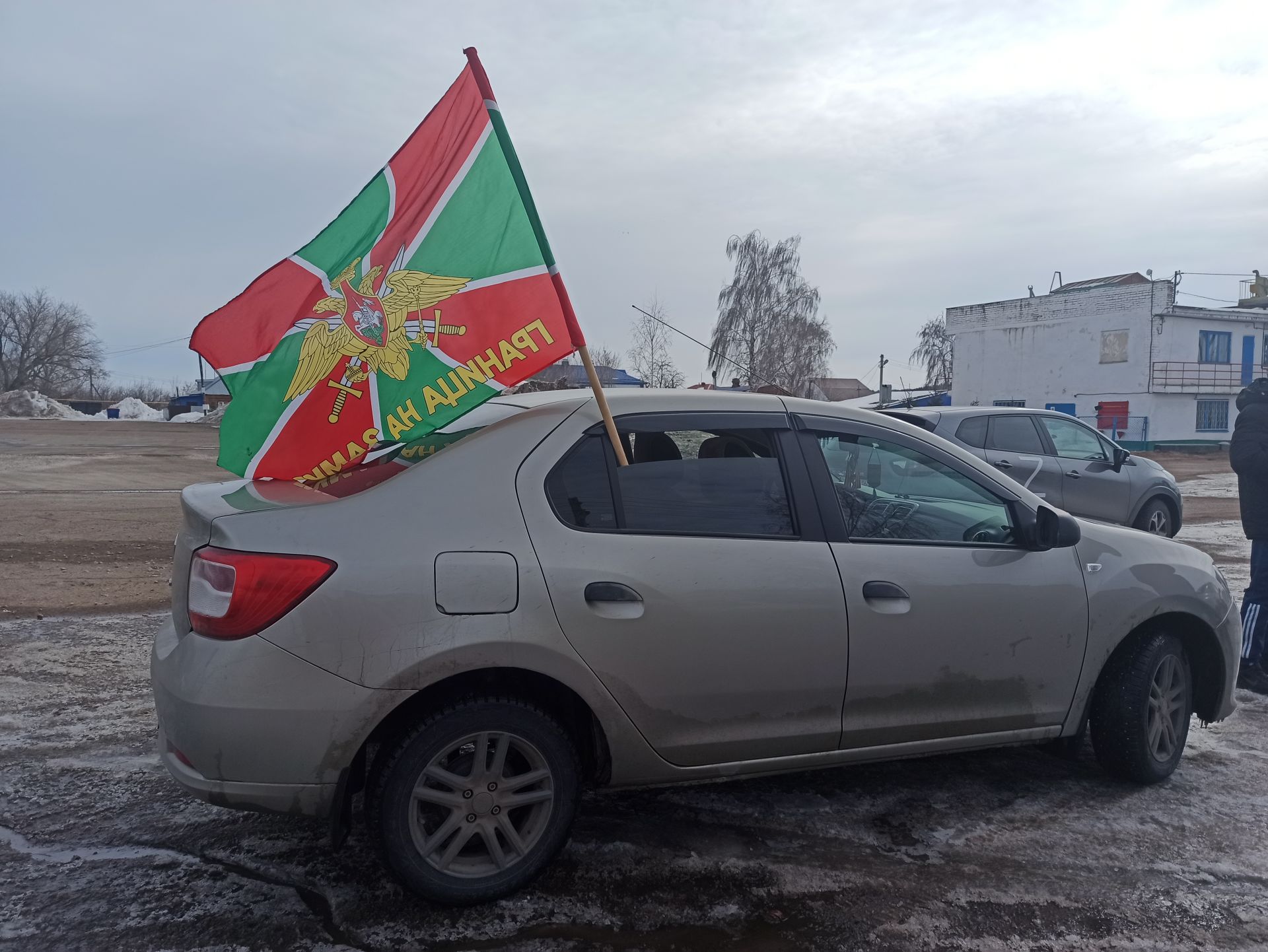 В Чистополе состоялся автопробег в поддержку российских военных (фоторепортаж)