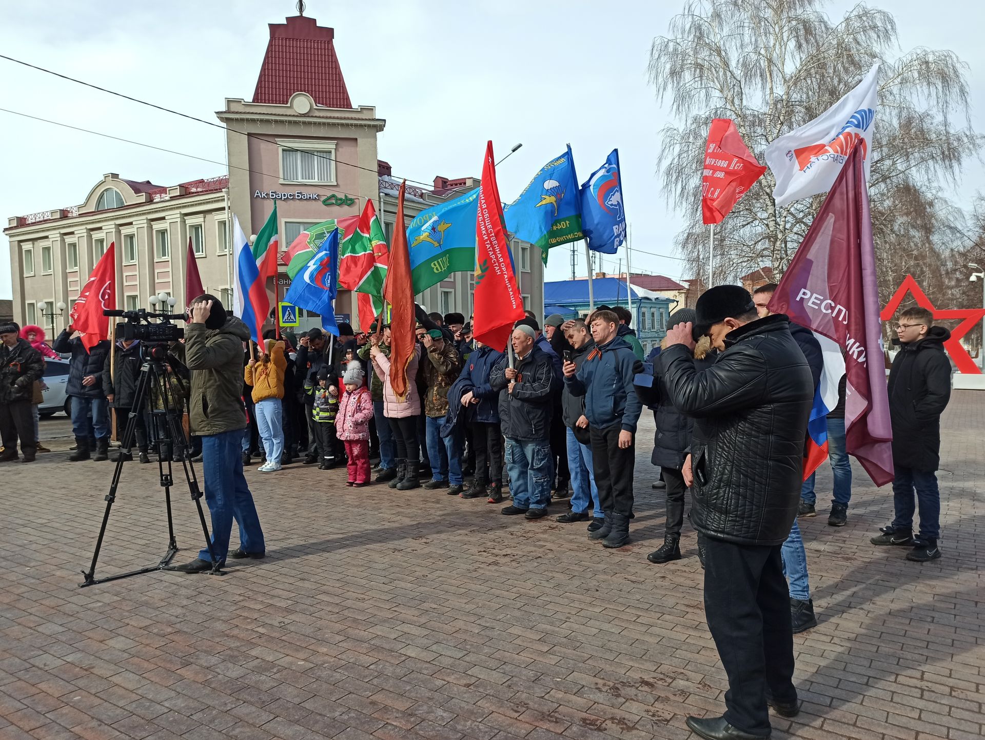 В Чистополе состоялся автопробег в поддержку российских военных (фоторепортаж)