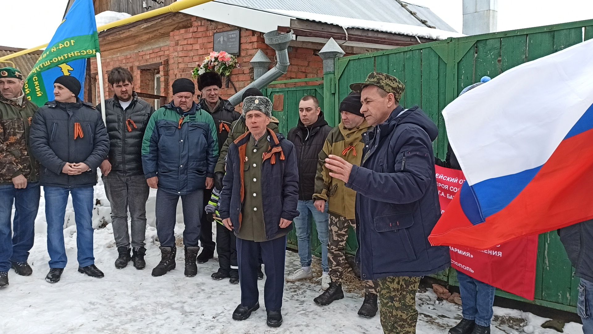 В Чистополе состоялся автопробег в поддержку российских военных (фоторепортаж)