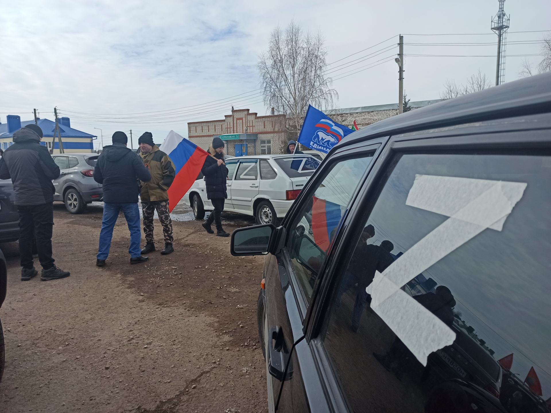 В Чистополе состоялся автопробег в поддержку российских военных (фоторепортаж)