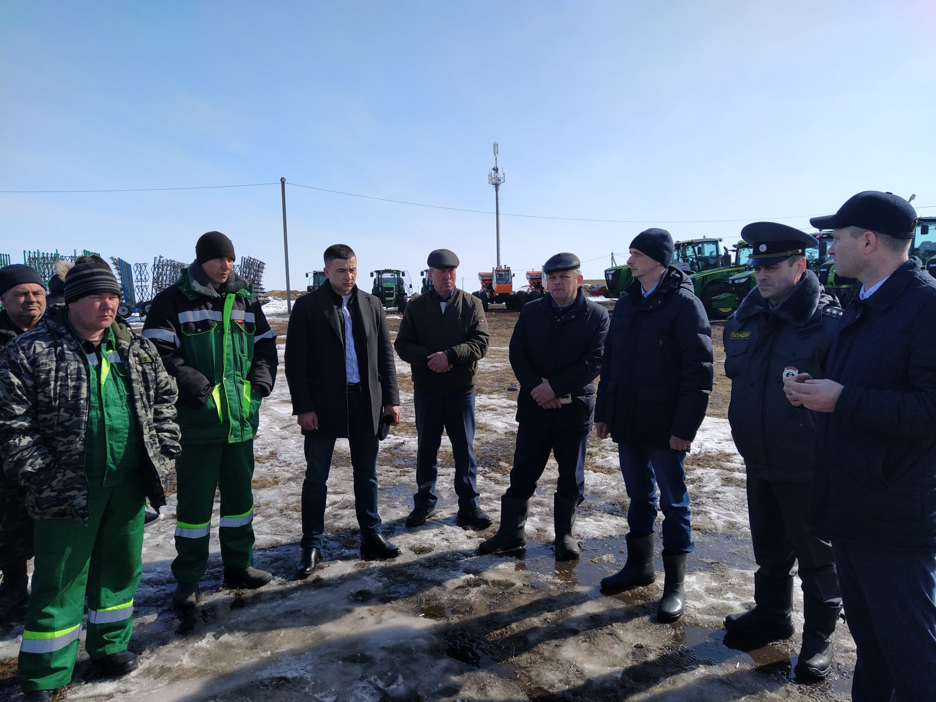 В Чистополе проверили готовность техники к посевным работам