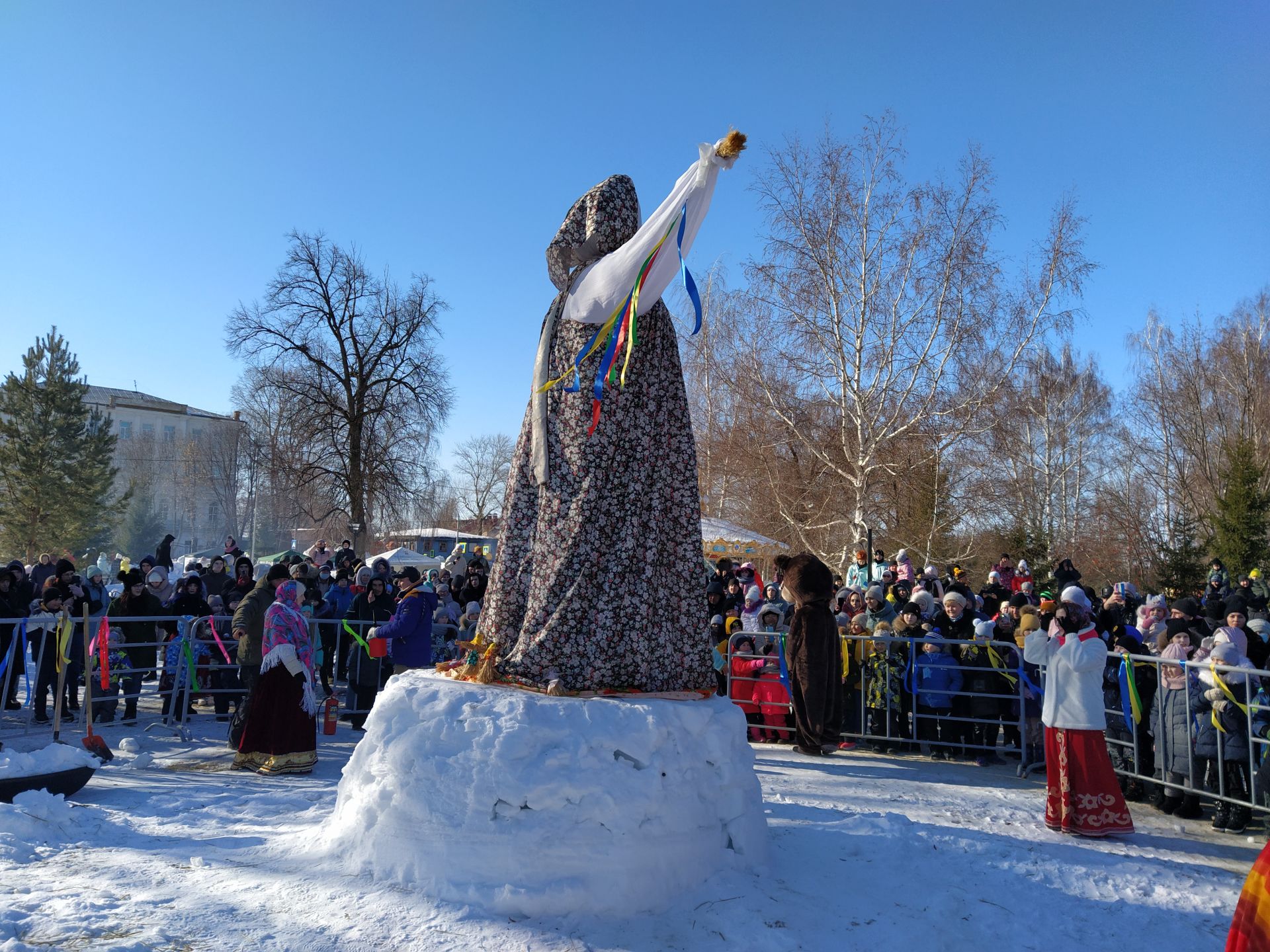 В Чистополе весело отпраздновали Масленицу (ФОТОРЕПОРТАЖ)