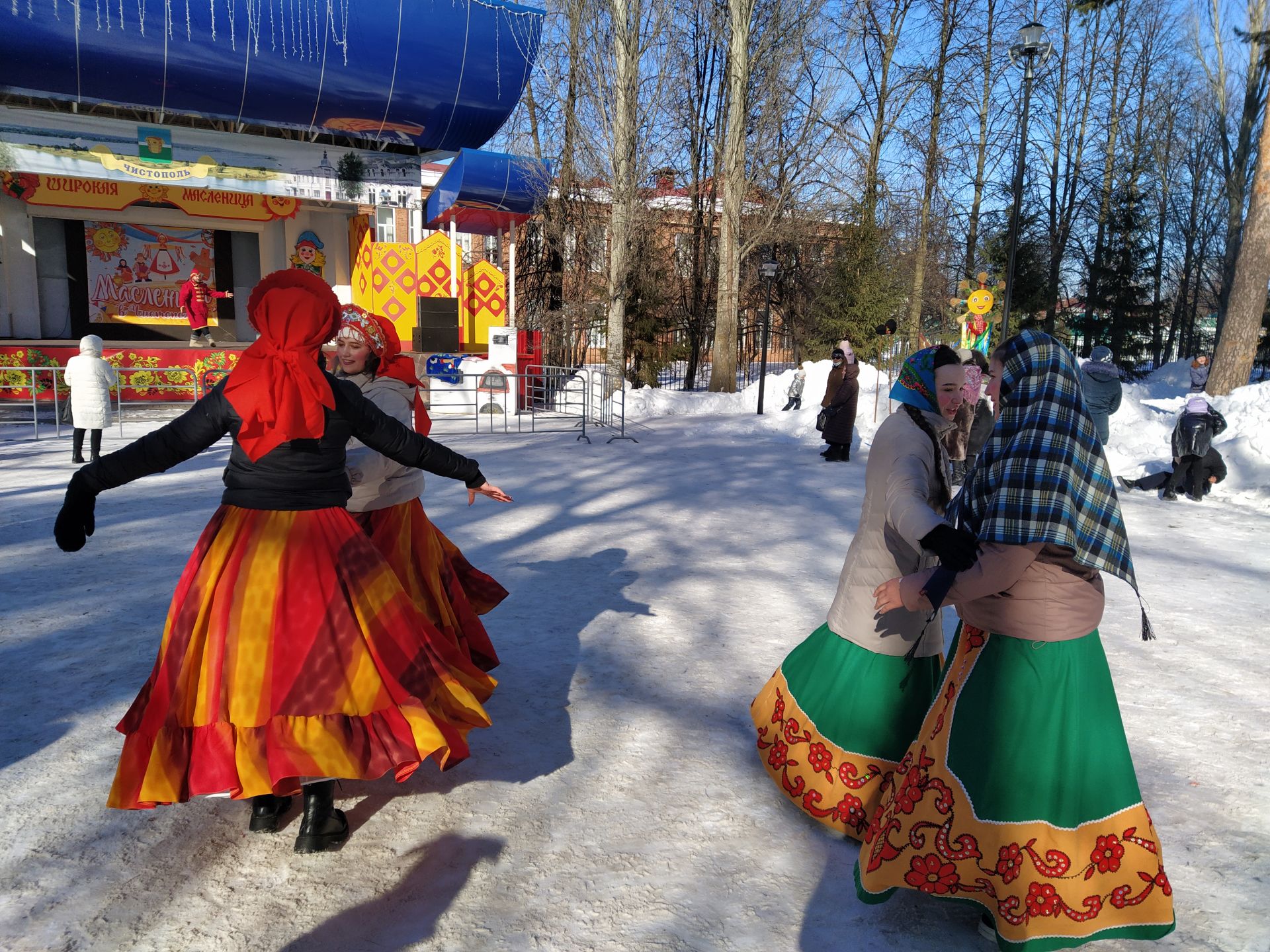 В Чистополе весело отпраздновали Масленицу (ФОТОРЕПОРТАЖ)