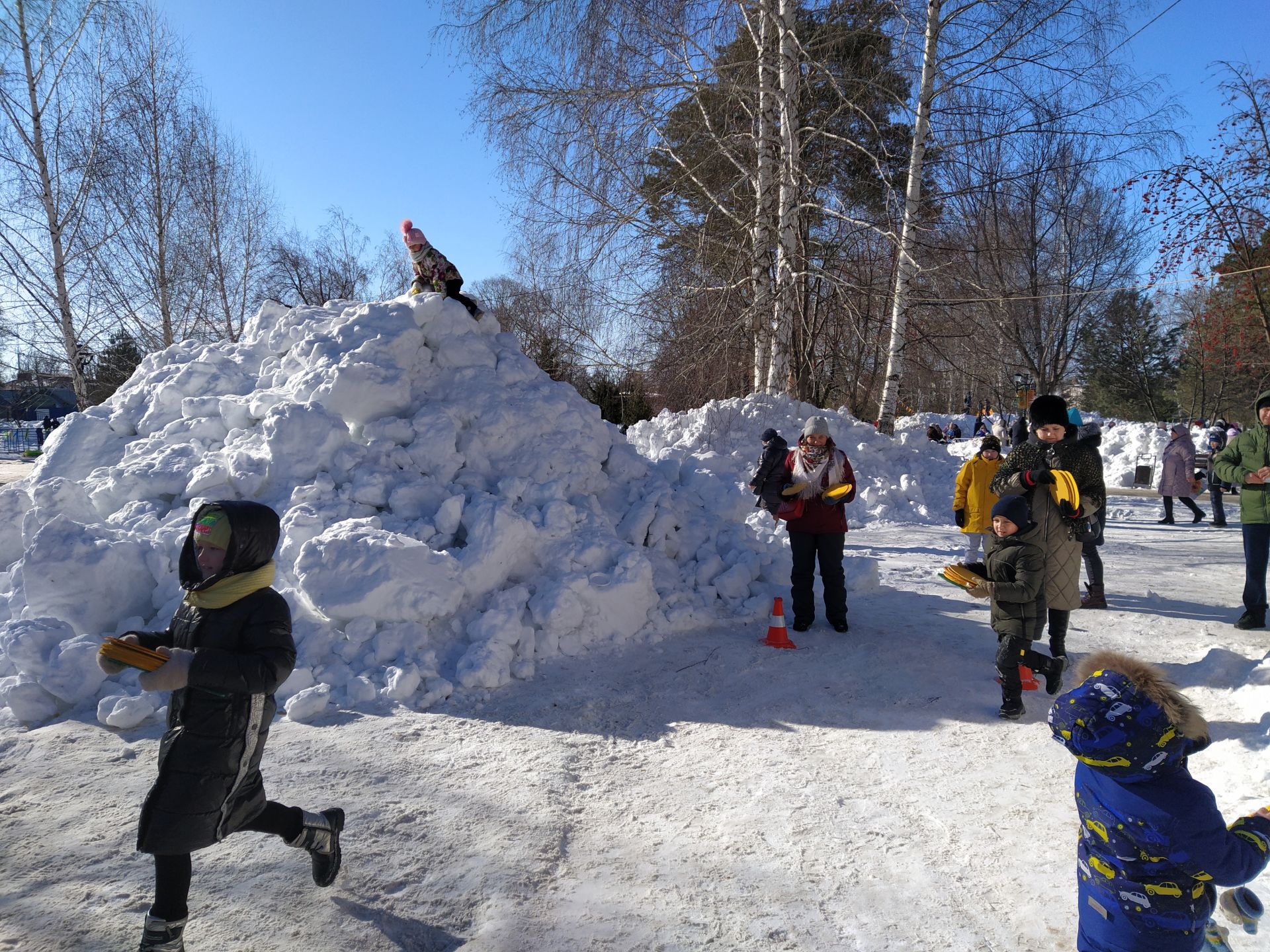 В Чистополе весело отпраздновали Масленицу (ФОТОРЕПОРТАЖ)