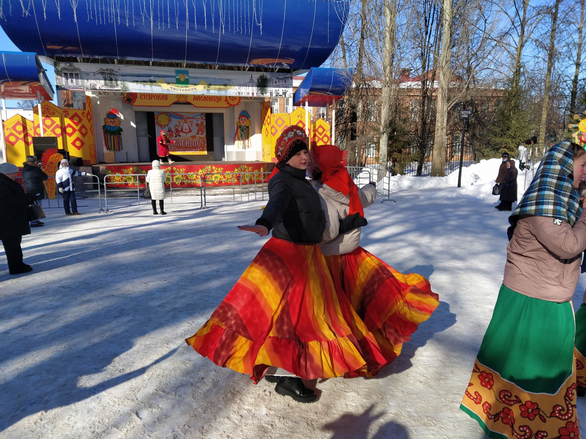 В Чистополе весело отпраздновали Масленицу (ФОТОРЕПОРТАЖ)