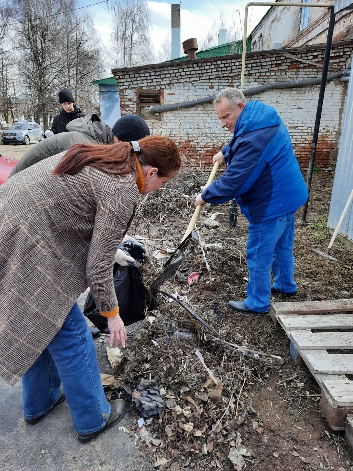 Сотрудники «Чистополь-информ» присоединились к санитарно-экологическому двухмесячнику