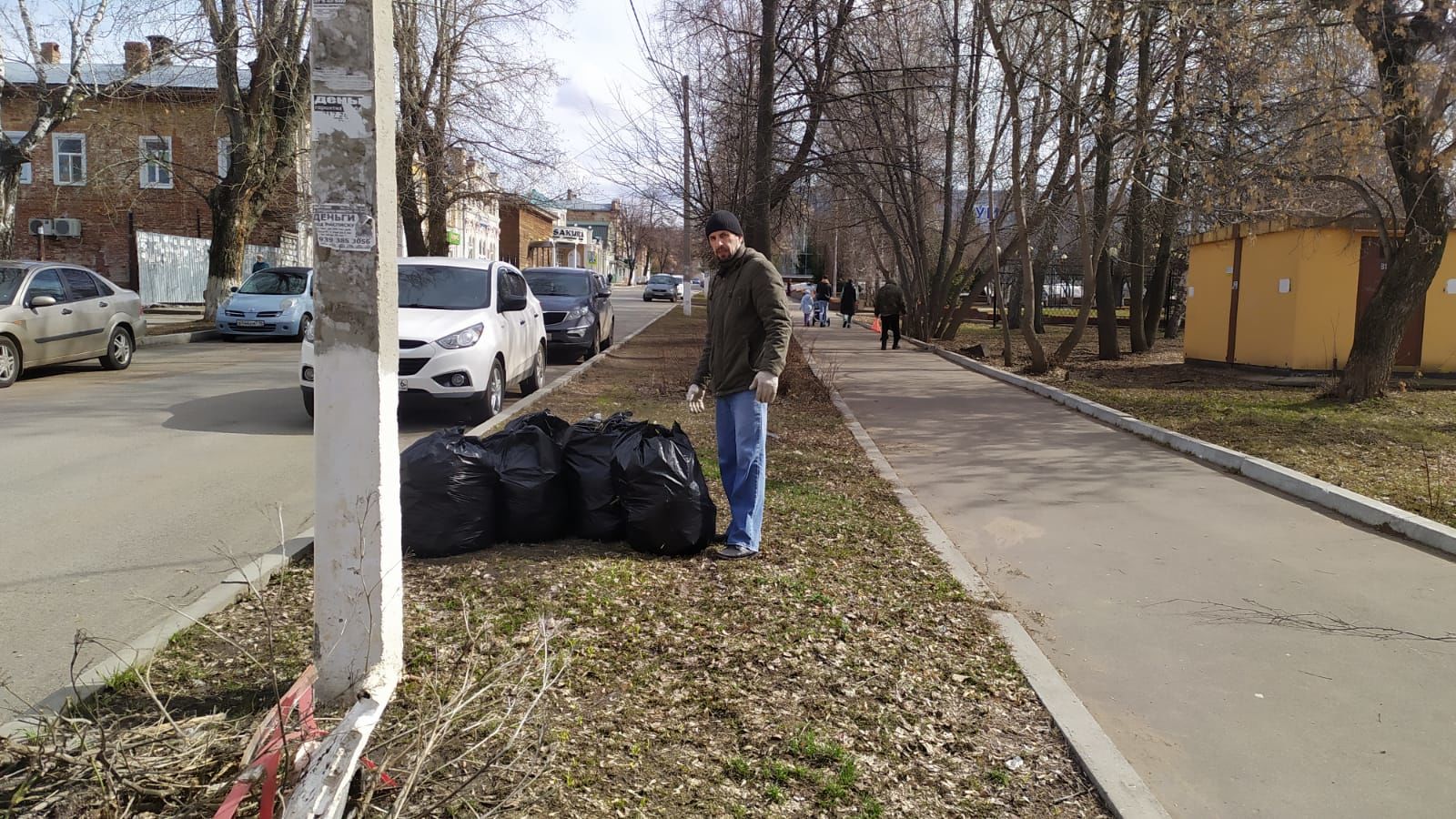 Сотрудники «Чистополь-информ» присоединились к санитарно-экологическому двухмесячнику