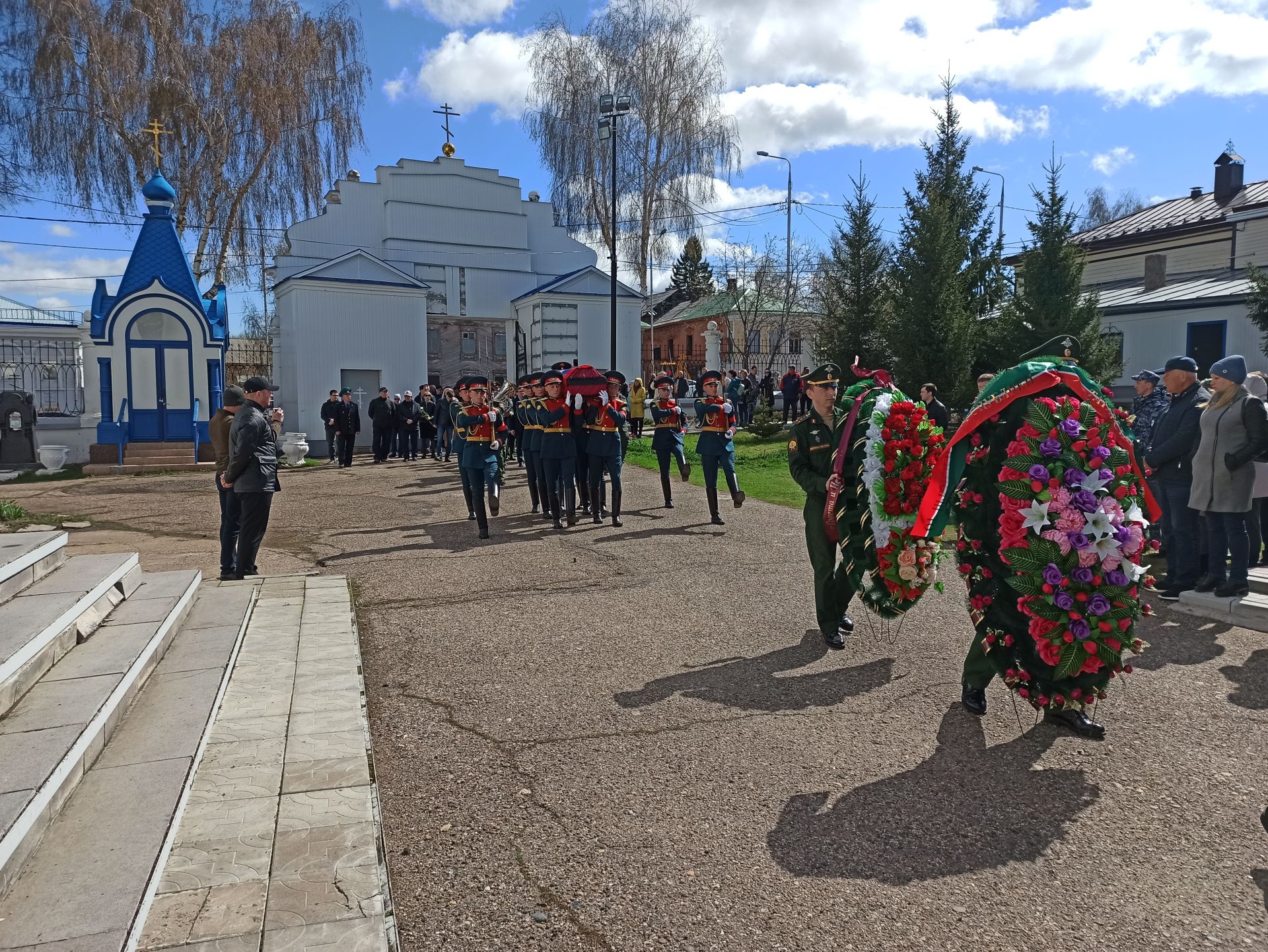 Чистопольцы проводили в последний путь погибшего на территории Украины Евгения Квашенникова