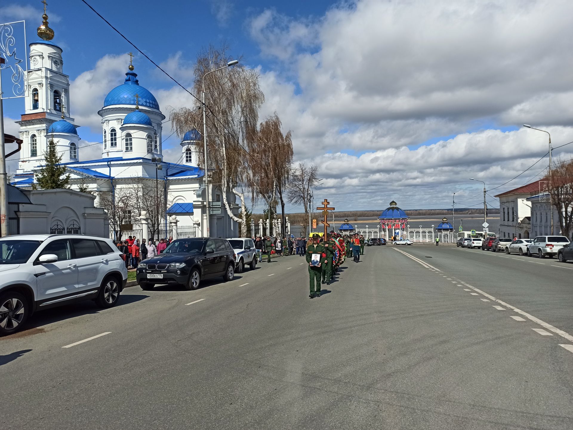 Чистопольцы проводили в последний путь погибшего на территории Украины Евгения Квашенникова