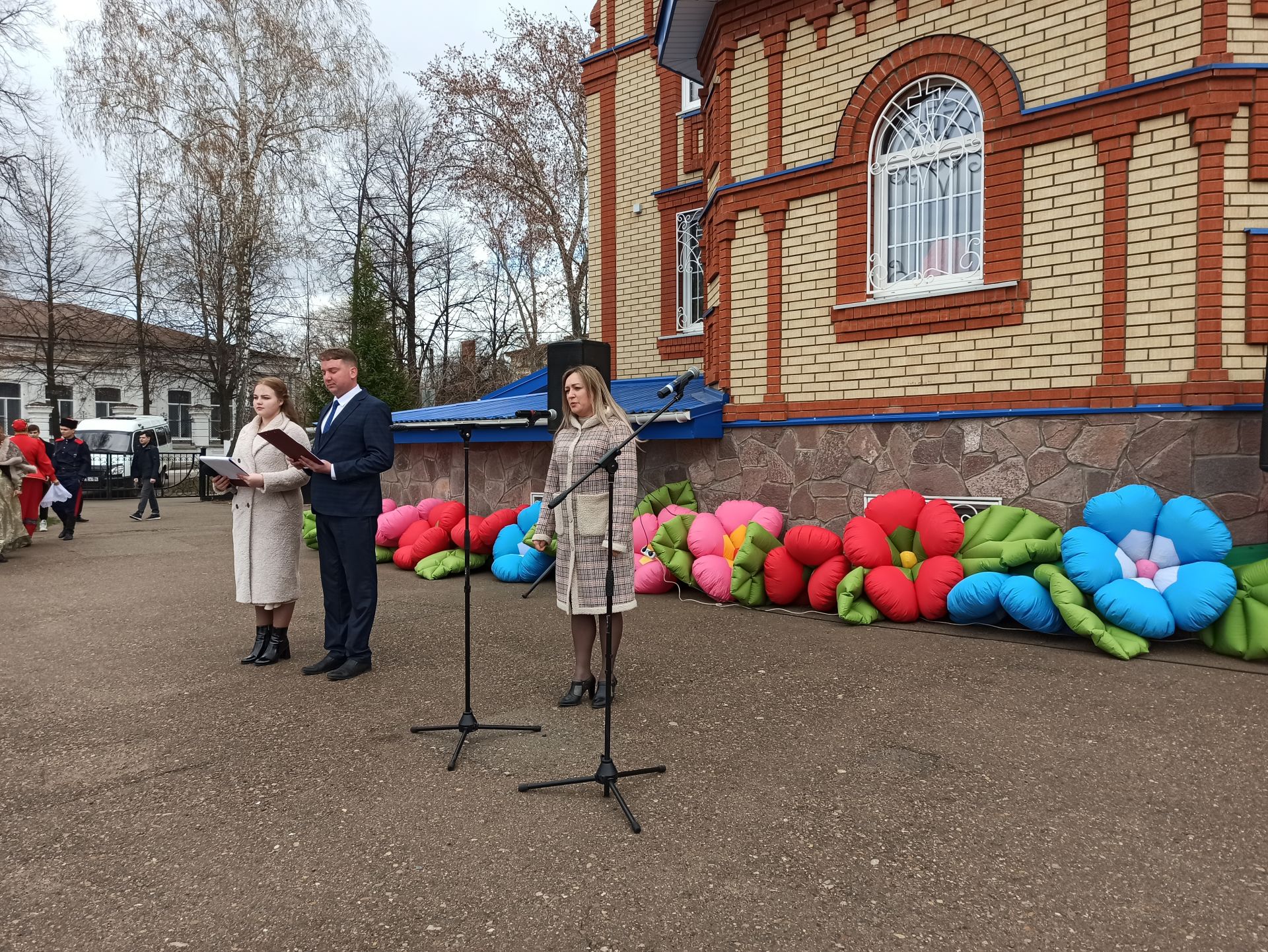 В Чистополе состоялся пасхальный фестиваль «Красная горка» (фоторепортаж)