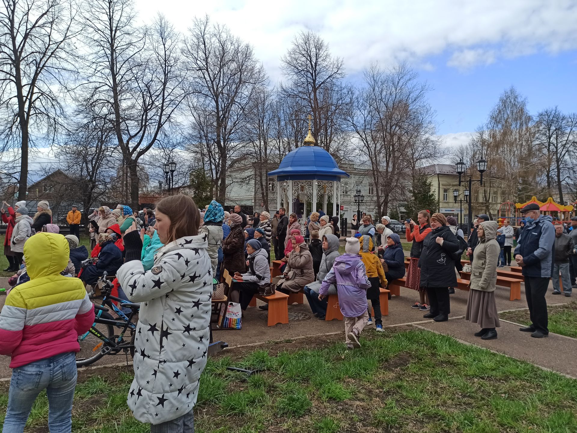 В Чистополе состоялся пасхальный фестиваль «Красная горка» (фоторепортаж)