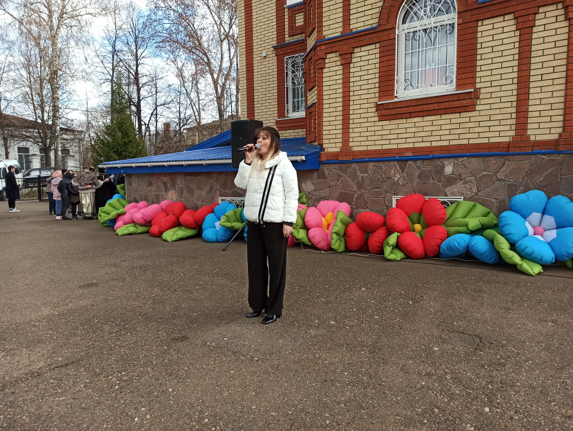 В Чистополе состоялся пасхальный фестиваль «Красная горка» (фоторепортаж)