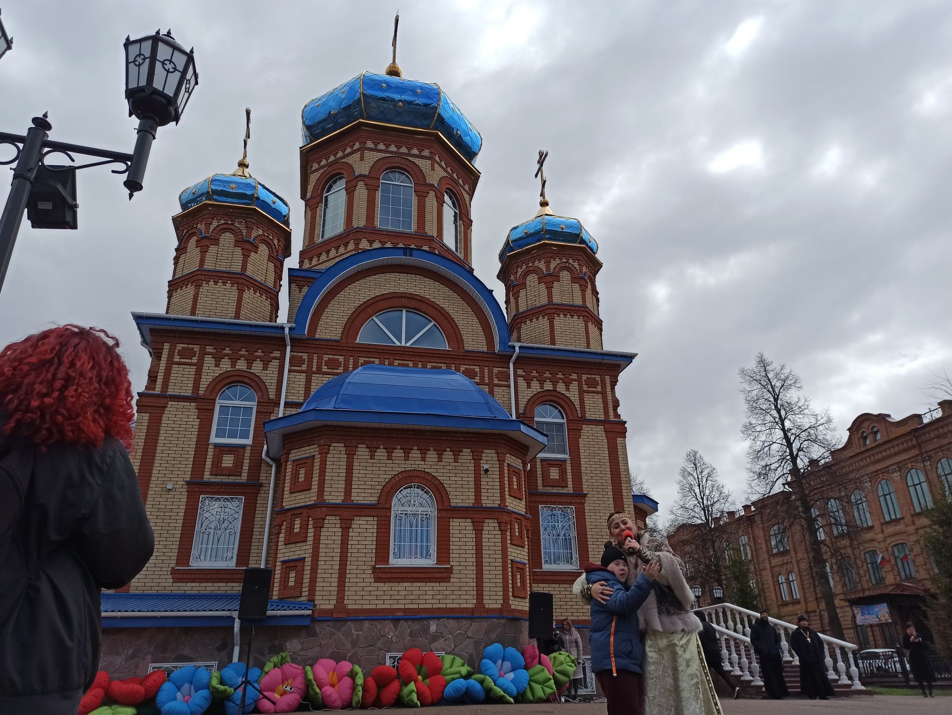 В Чистополе состоялся пасхальный фестиваль «Красная горка» (фоторепортаж)