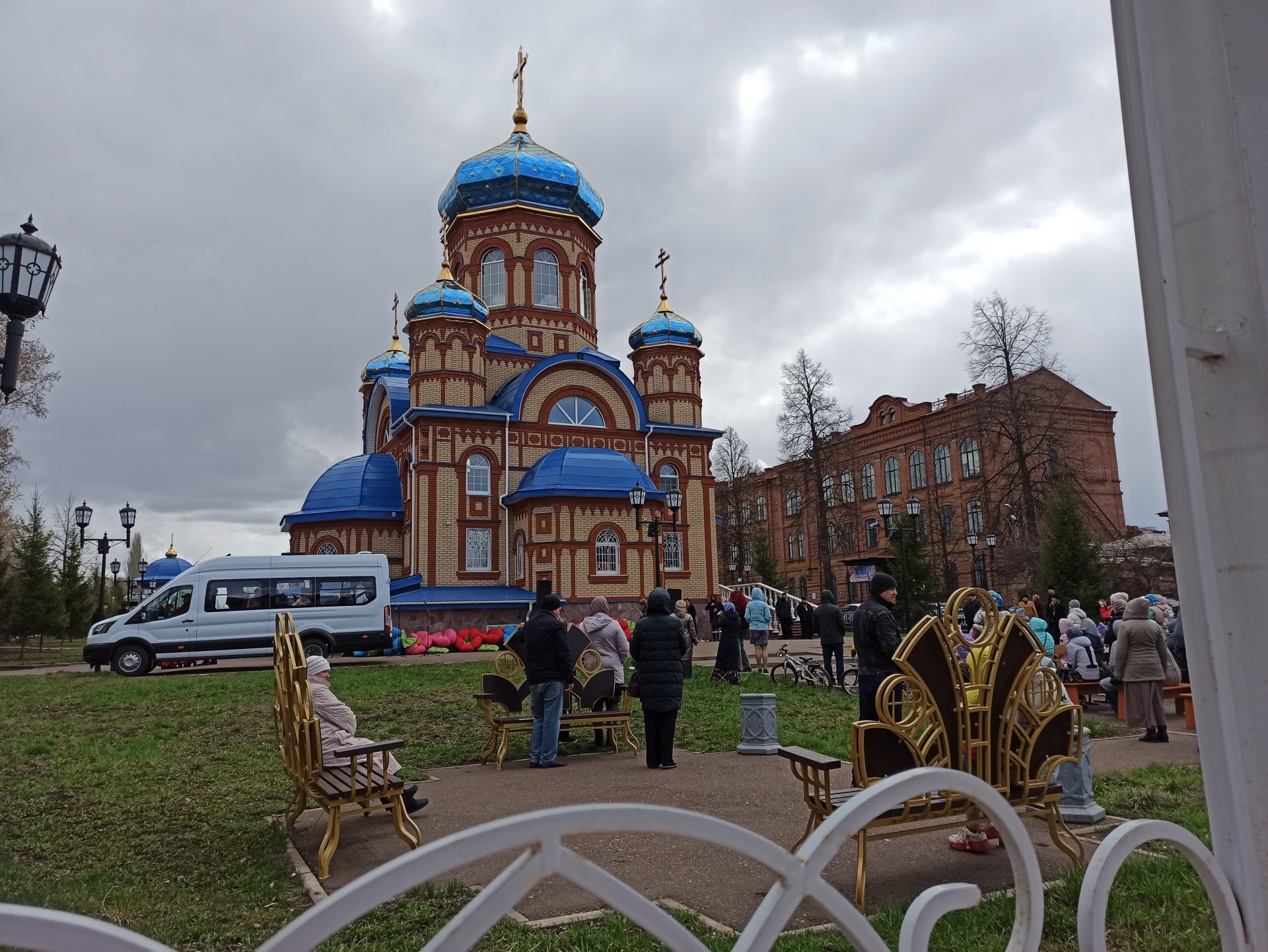 В Чистополе состоялся пасхальный фестиваль «Красная горка» (фоторепортаж)