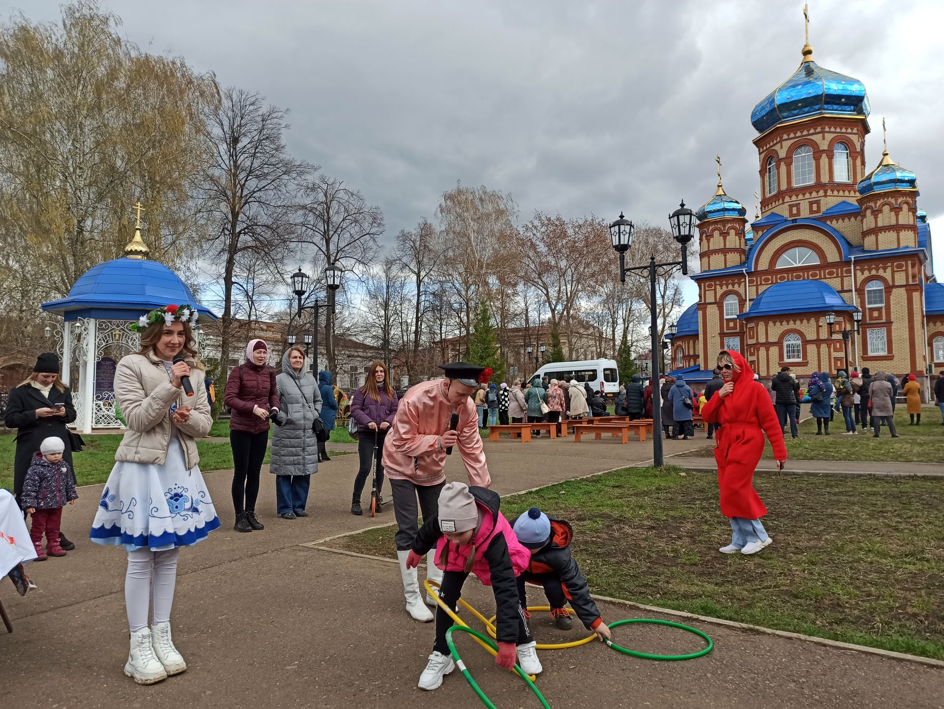 В Чистополе состоялся пасхальный фестиваль «Красная горка» (фоторепортаж)