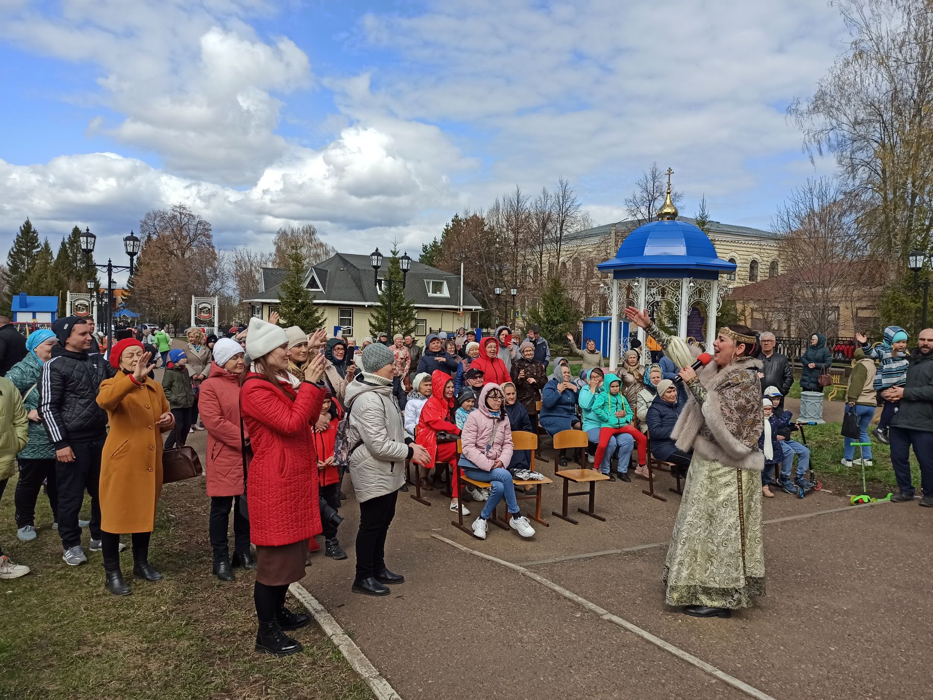 В Чистополе состоялся пасхальный фестиваль «Красная горка» (фоторепортаж)