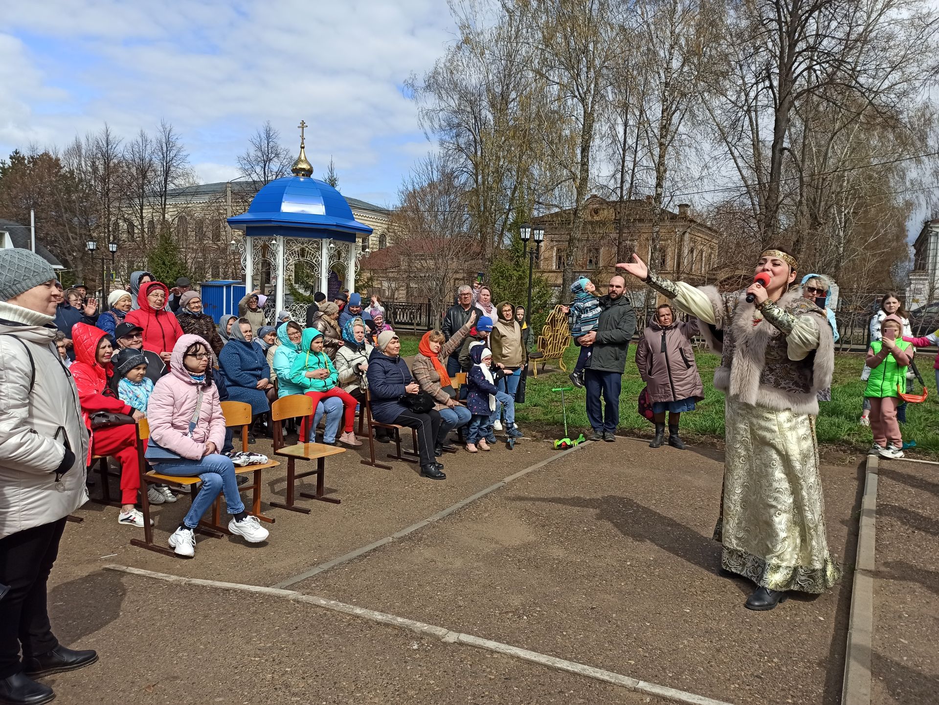 В Чистополе состоялся пасхальный фестиваль «Красная горка» (фоторепортаж)