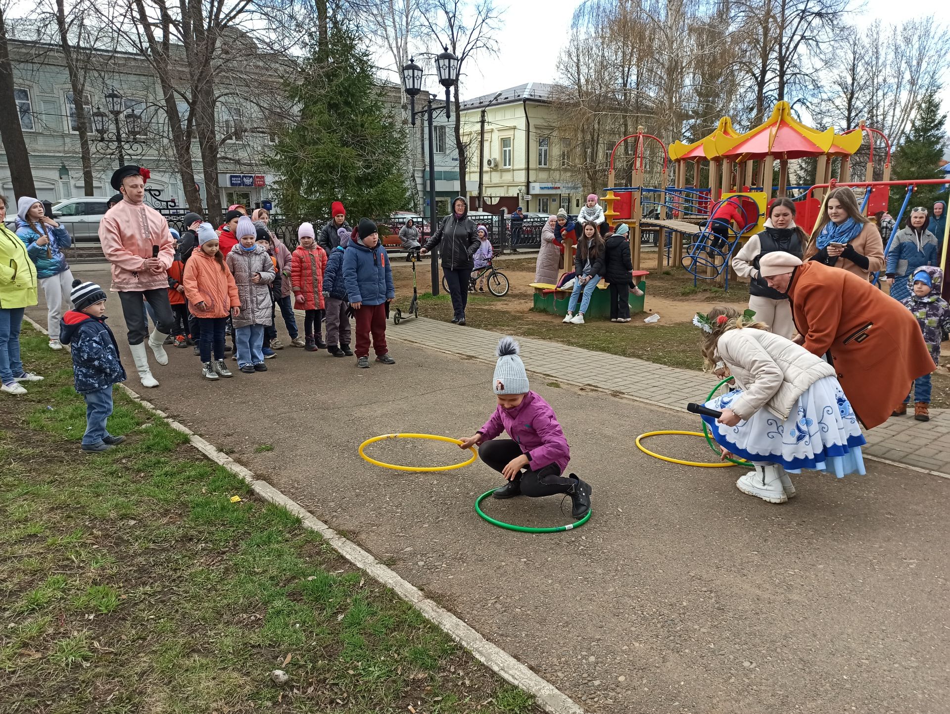 В Чистополе состоялся пасхальный фестиваль «Красная горка» (фоторепортаж)