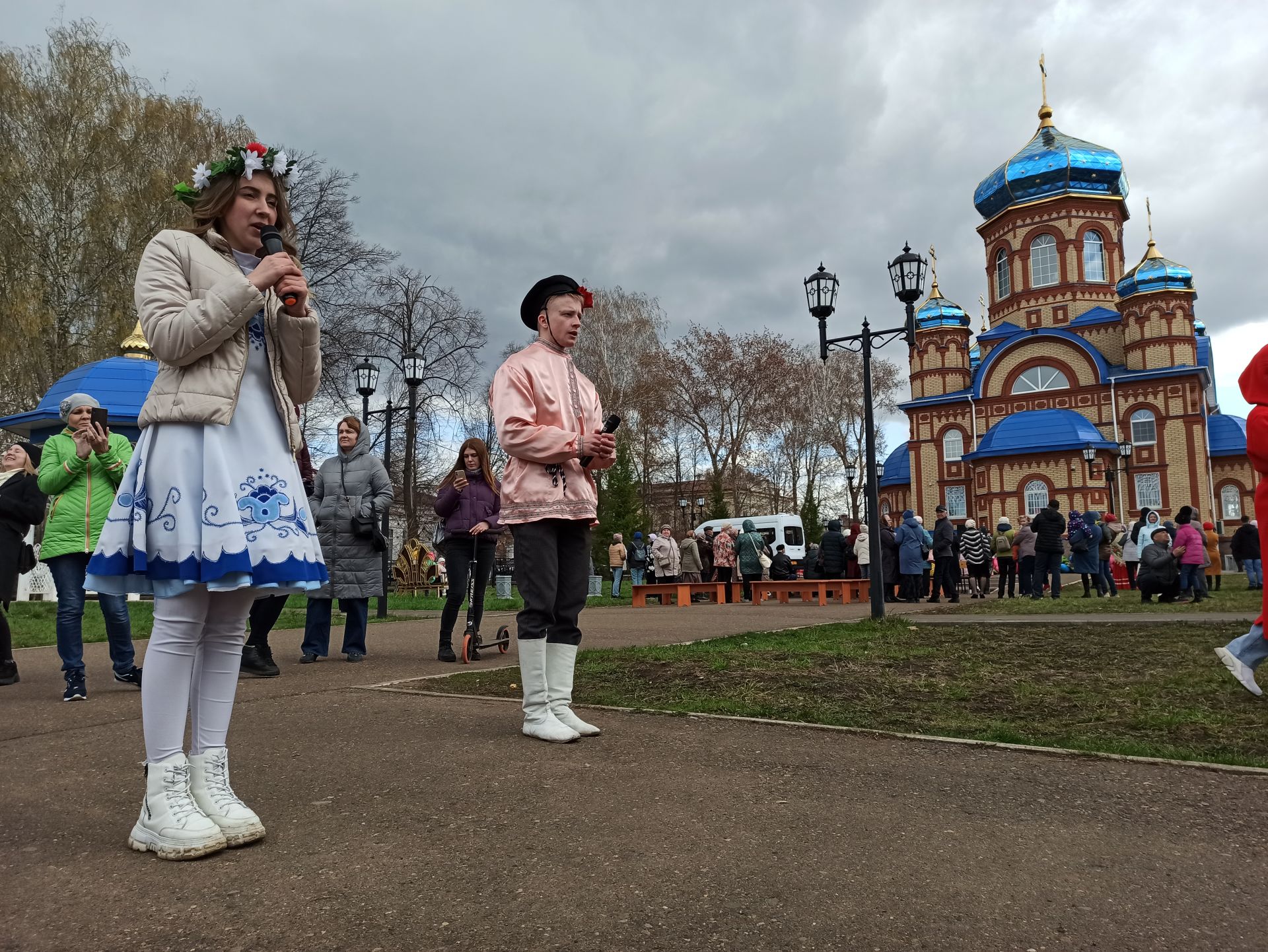 В Чистополе состоялся пасхальный фестиваль «Красная горка» (фоторепортаж)