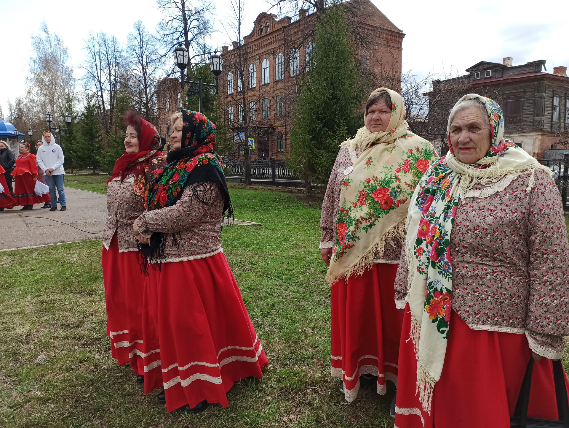 В Чистополе состоялся пасхальный фестиваль «Красная горка» (фоторепортаж)