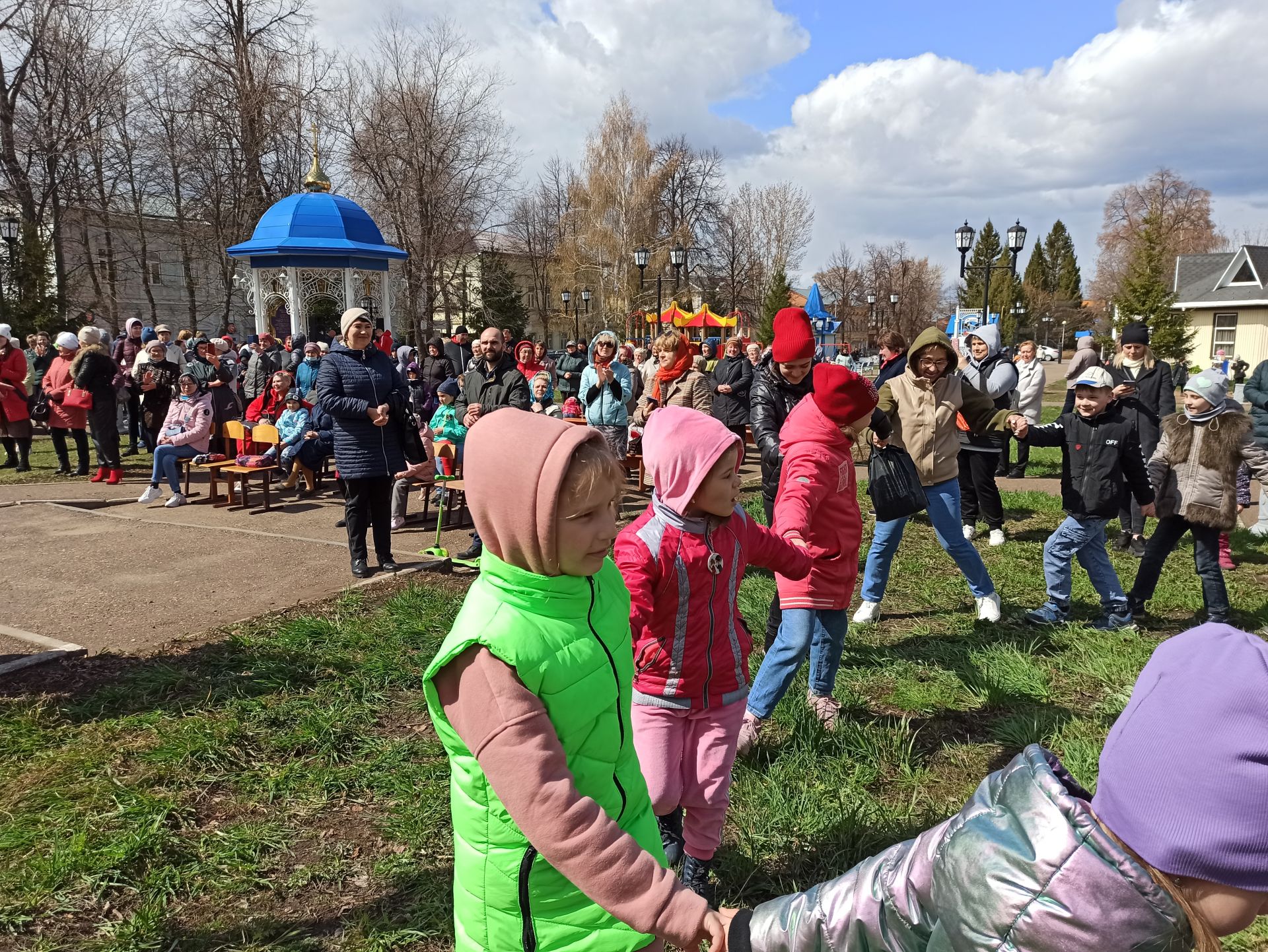 В Чистополе состоялся пасхальный фестиваль «Красная горка» (фоторепортаж)