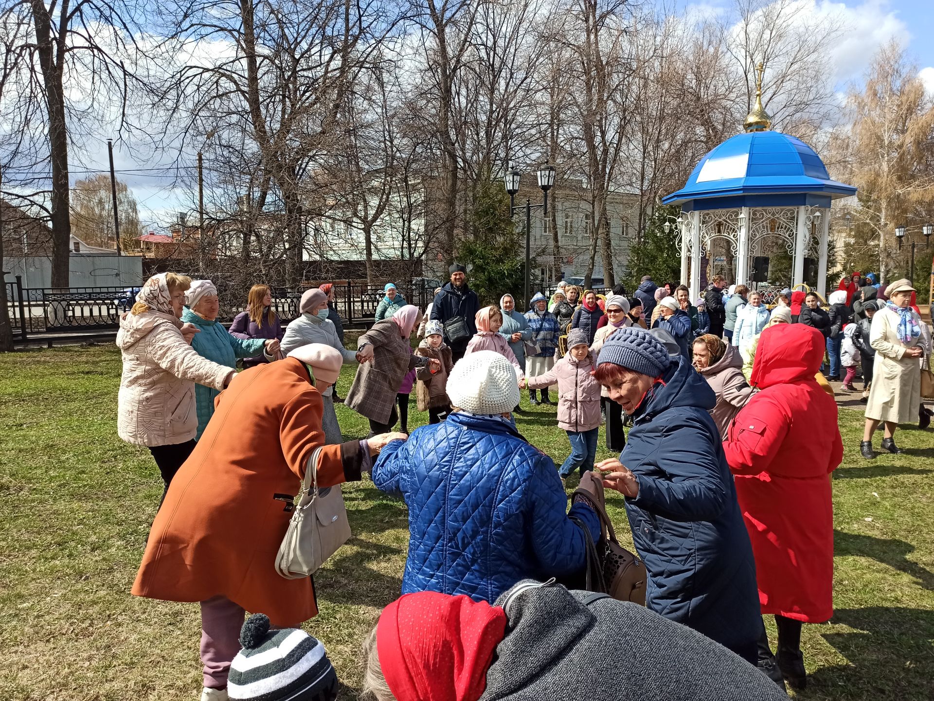 В Чистополе состоялся пасхальный фестиваль «Красная горка» (фоторепортаж)